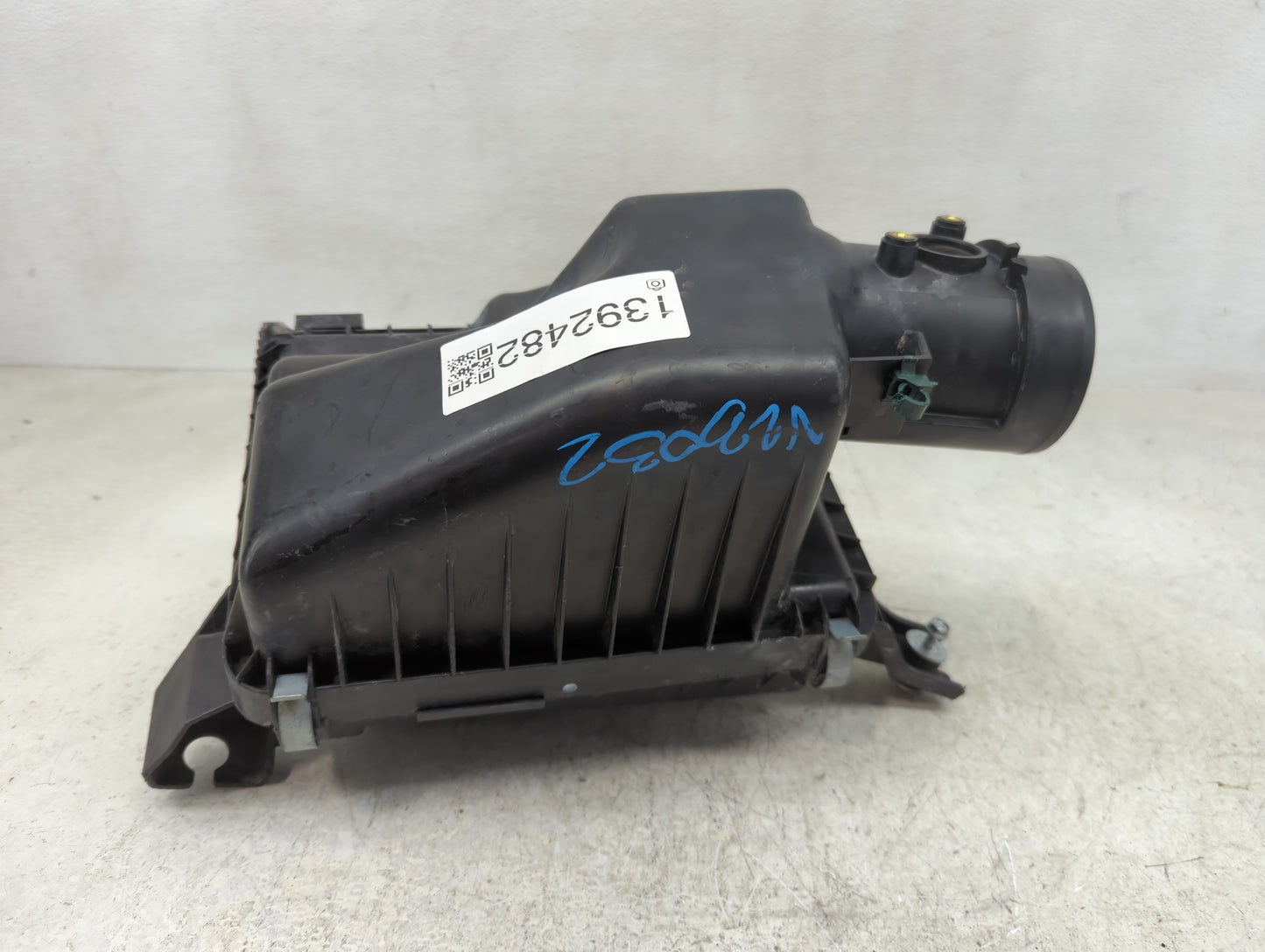 2012-2014 Honda Cr-v Air Cleaner Intake-duct Hose Tube 1392482 - Oemusedautoparts1.com