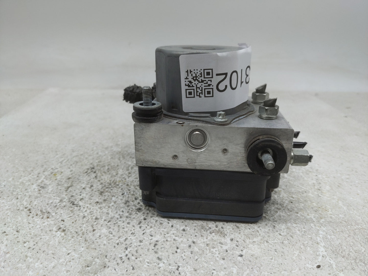 2014 Honda Cr-V ABS Pump Control Module Replacement P/N:57110-T0G-A212-M1 Fits OEM Used Auto Parts - Oemusedautoparts1.com