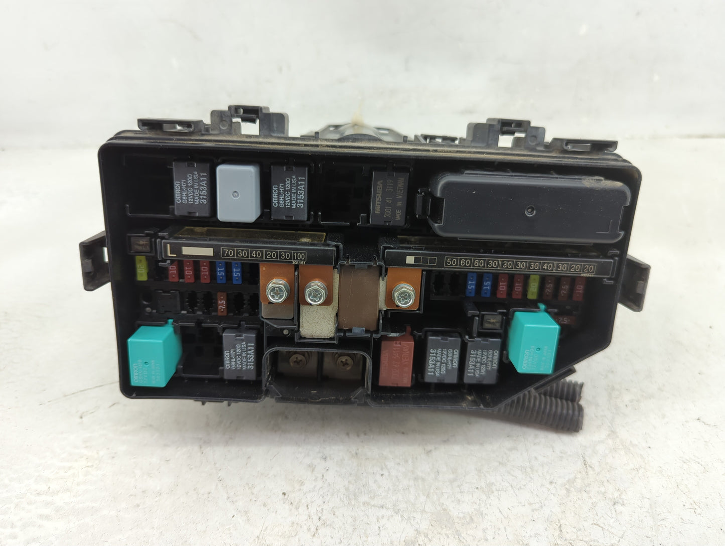 2012-2014 Honda Cr-V Fusebox Fuse Box Panel Relay Module P/N:256320130815 Fits Fits 2012 2013 2014 OEM Used Auto Parts - Oem
