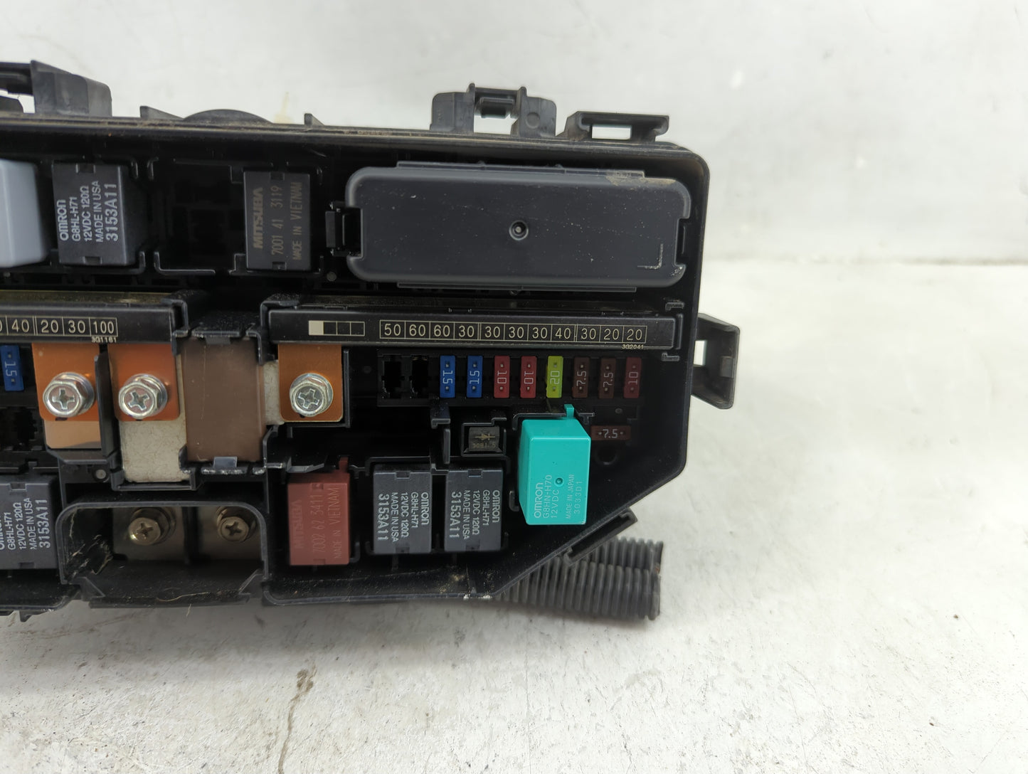 2012-2014 Honda Cr-V Fusebox Fuse Box Panel Relay Module P/N:256320130815 Fits Fits 2012 2013 2014 OEM Used Auto Parts - Oem