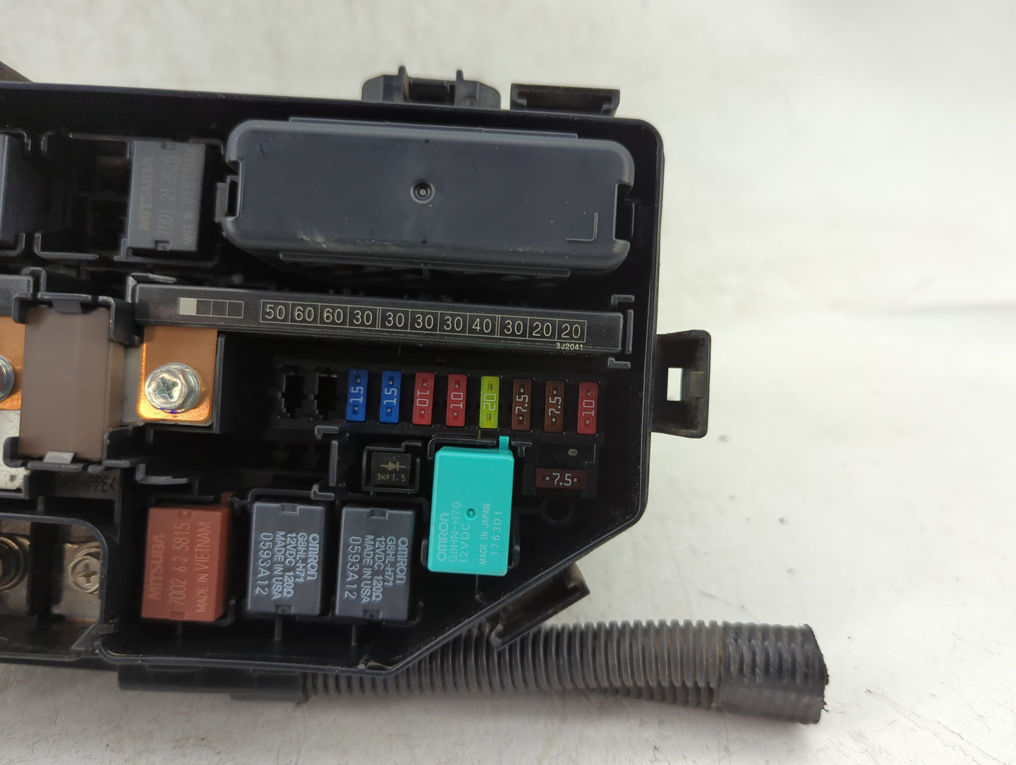 2012-2014 Honda Cr-V Fusebox Fuse Box Panel Relay Module P/N:T1W A010 A0 Fits Fits 2012 2013 2014 OEM Used Auto Parts - Oemu