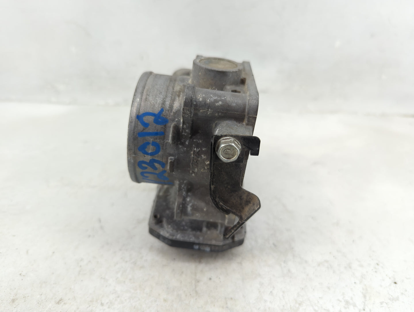 2010-2014 Honda Cr-V Throttle Body Fits Fits 2010 2011 2012 2013 2014 2015 OEM Used Auto Parts - Oemusedautoparts1.com