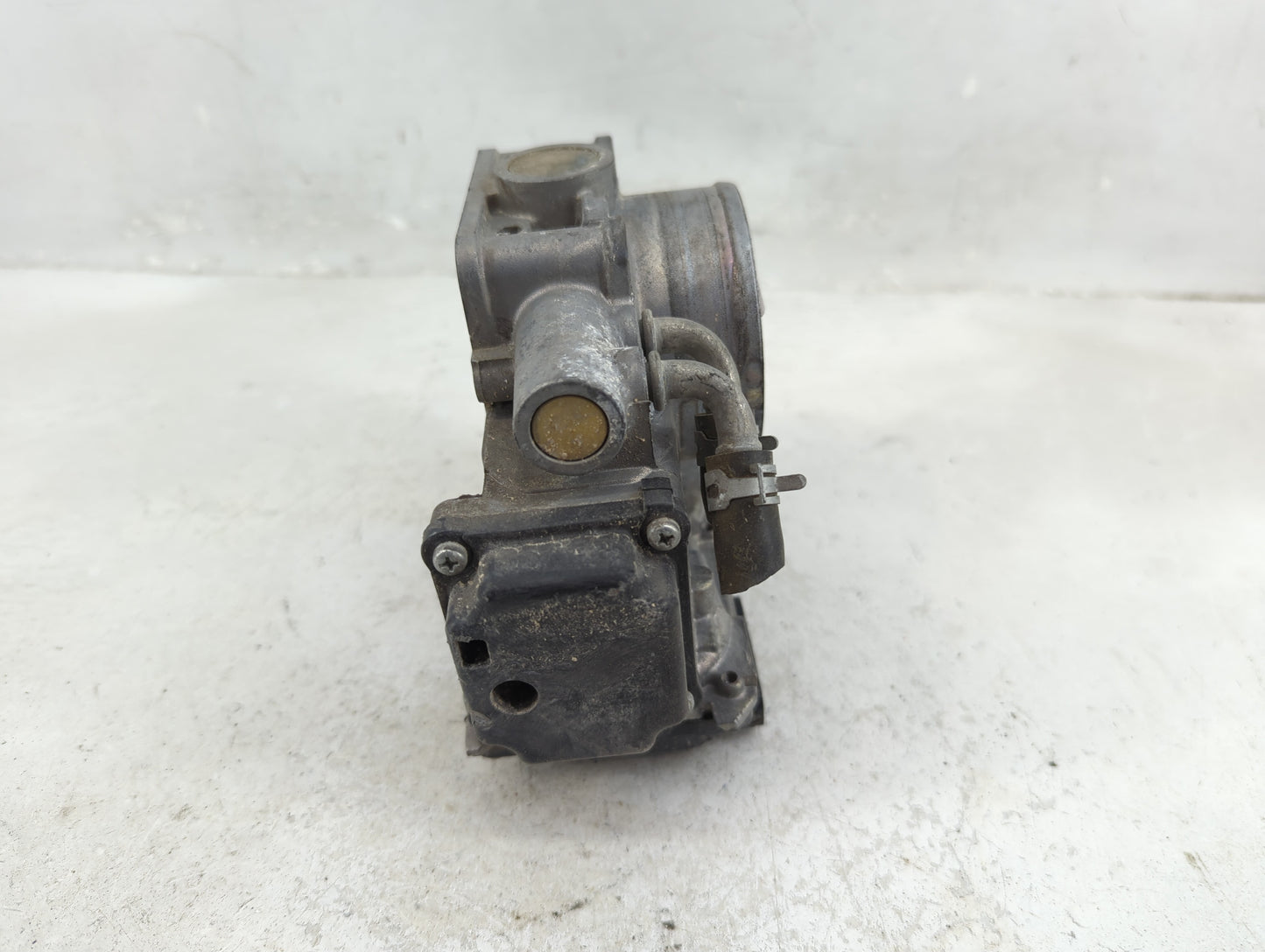 2010-2014 Honda Cr-V Throttle Body Fits Fits 2010 2011 2012 2013 2014 2015 OEM Used Auto Parts - Oemusedautoparts1.com