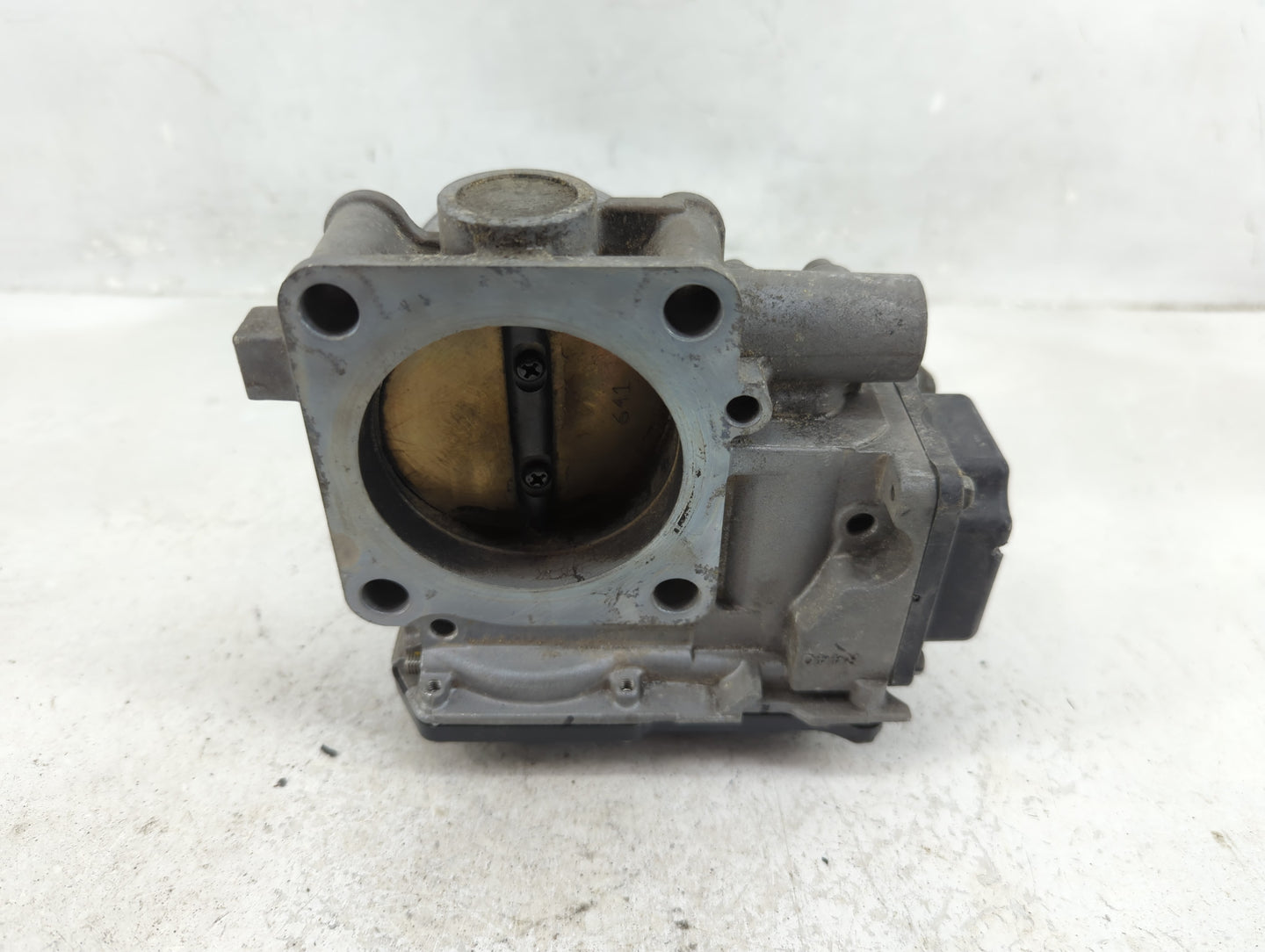 2010-2014 Honda Cr-V Throttle Body Fits Fits 2010 2011 2012 2013 2014 2015 OEM Used Auto Parts - Oemusedautoparts1.com