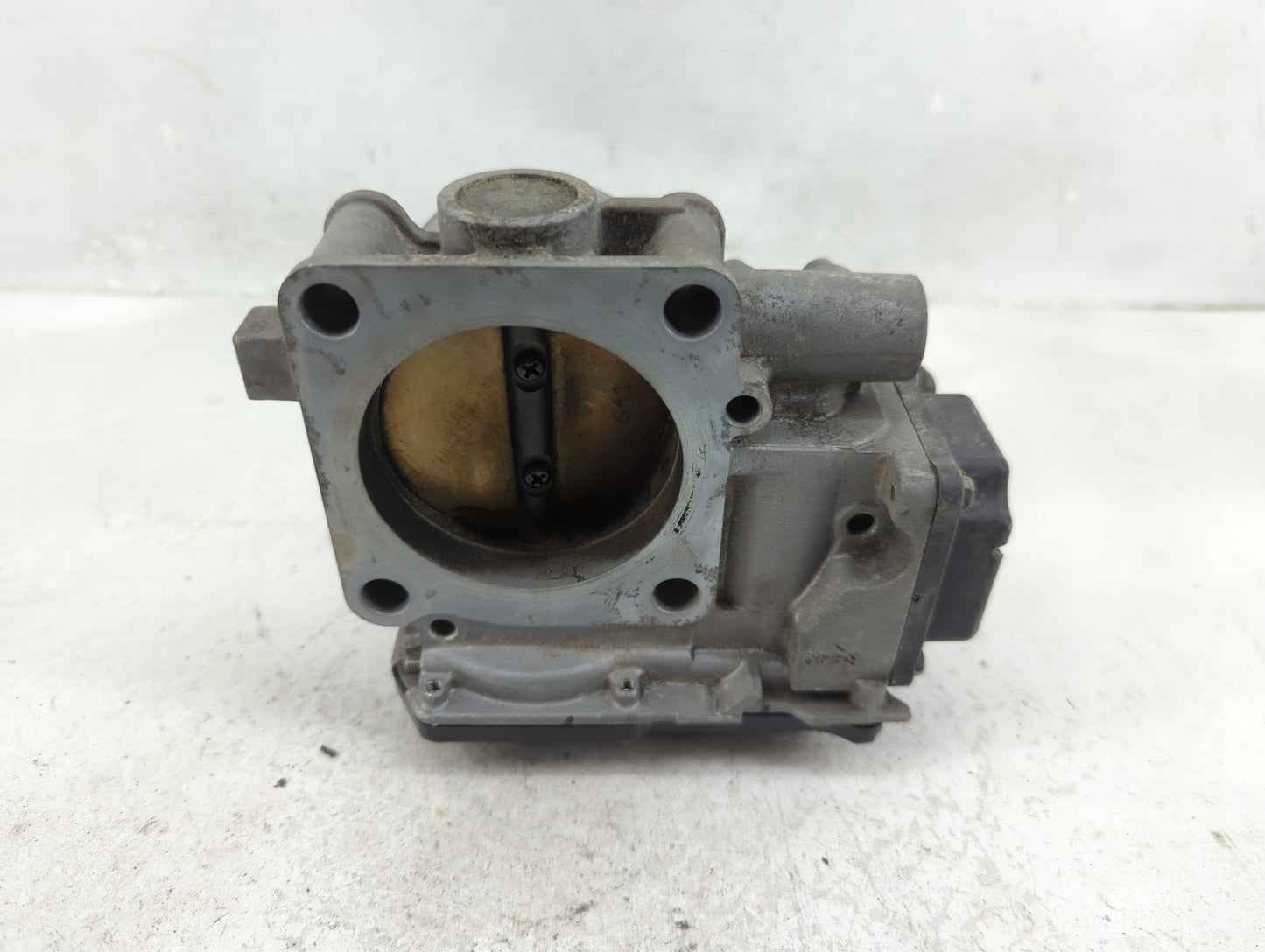 2010-2014 Honda Cr-V Throttle Body Fits Fits 2010 2011 2012 2013 2014 2015 OEM Used Auto Parts - Oemusedautoparts1.com