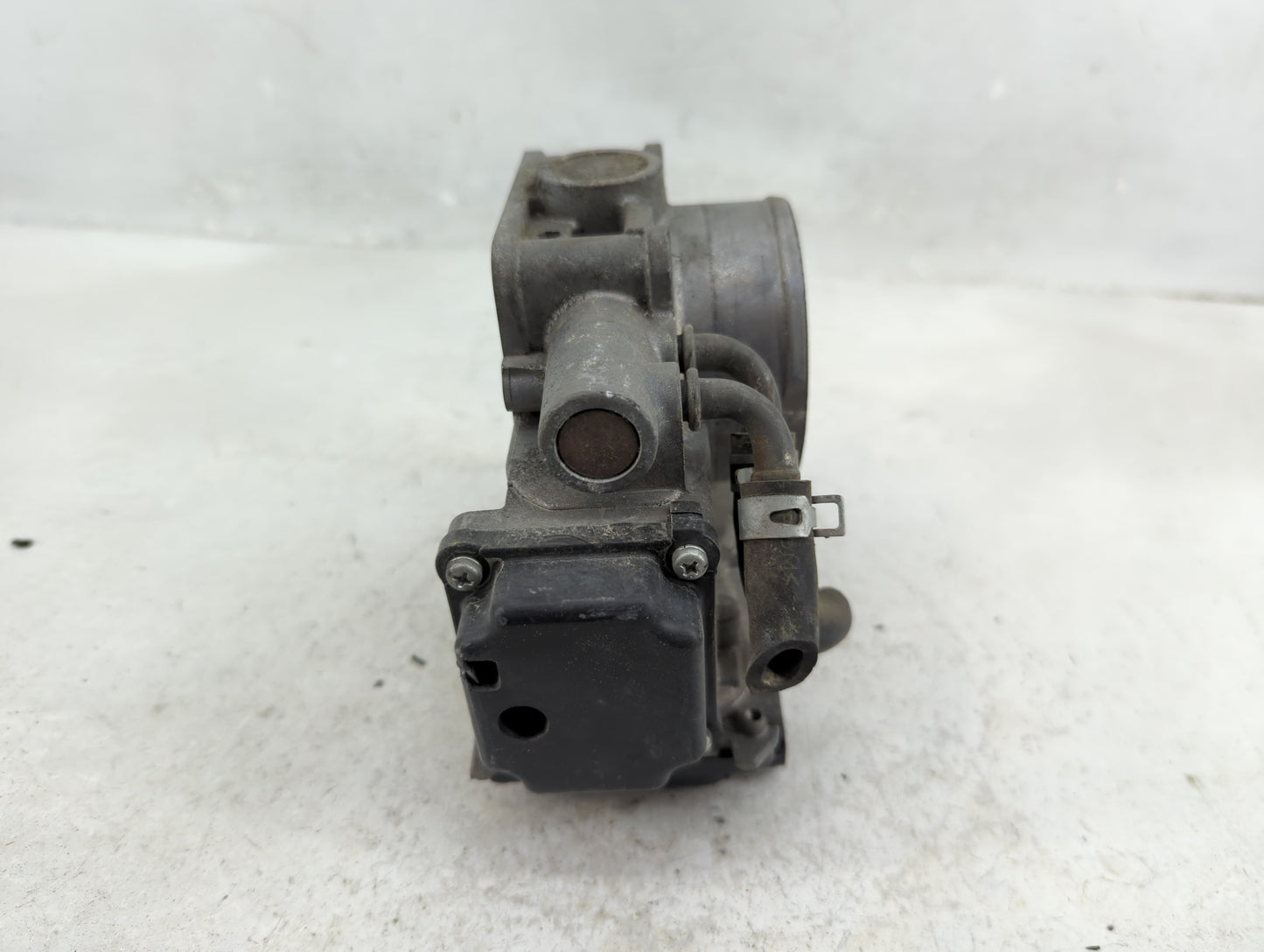 2010-2014 Honda Cr-V Throttle Body Fits Fits 2010 2011 2012 2013 2014 2015 OEM Used Auto Parts - Oemusedautoparts1.com