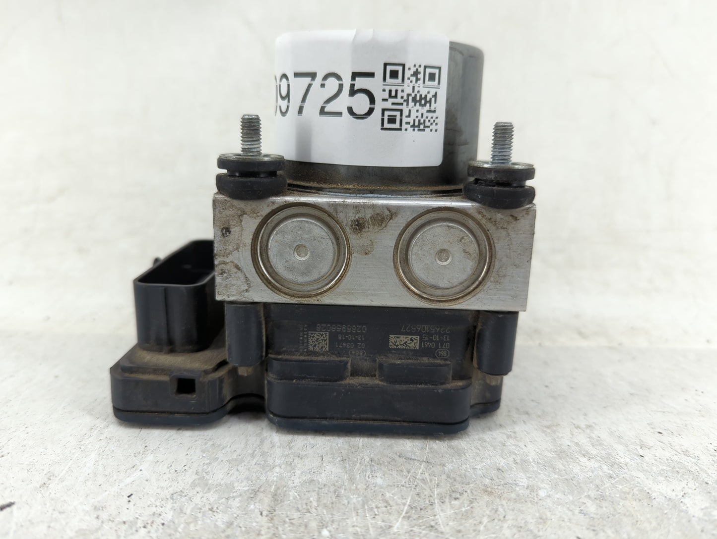 2014 Honda Cr-V ABS Pump Control Module Replacement P/N:57110-T0H-A112-M1 Fits OEM Used Auto Parts - Oemusedautoparts1.com