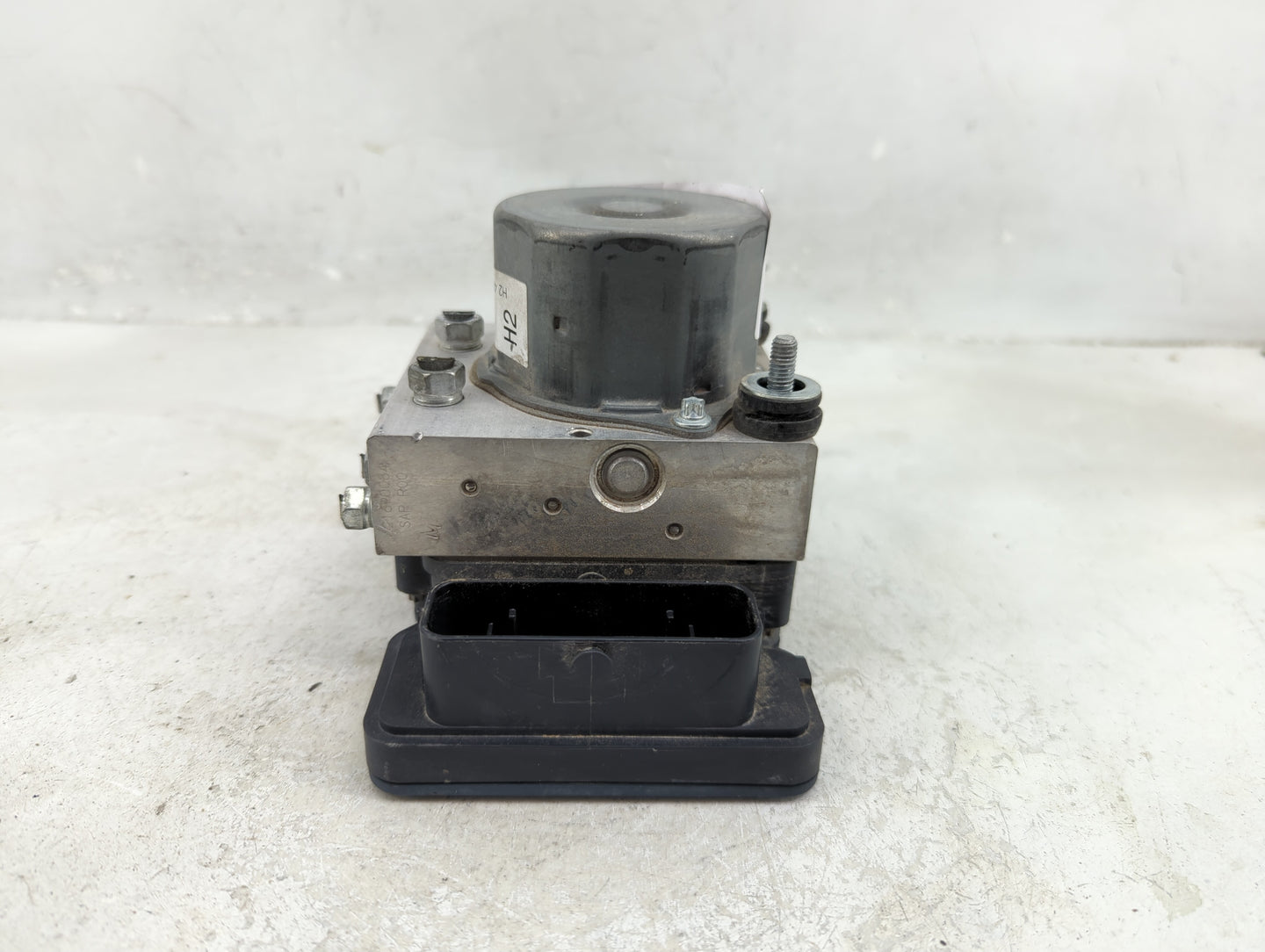 2014 Honda Cr-V ABS Pump Control Module Replacement Fits OEM Used Auto Parts - Oemusedautoparts1.com