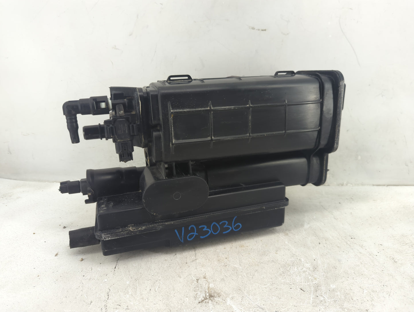 2014 Honda Cr-v Fuel Vapor Charcoal Canister - Oemusedautoparts1.com