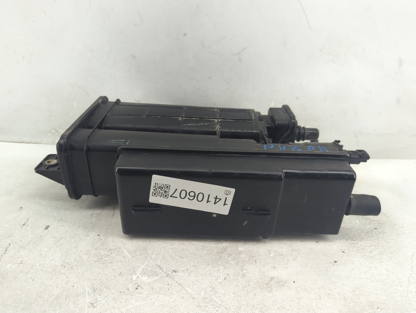 2014 Honda Cr-v Fuel Vapor Charcoal Canister - Oemusedautoparts1.com