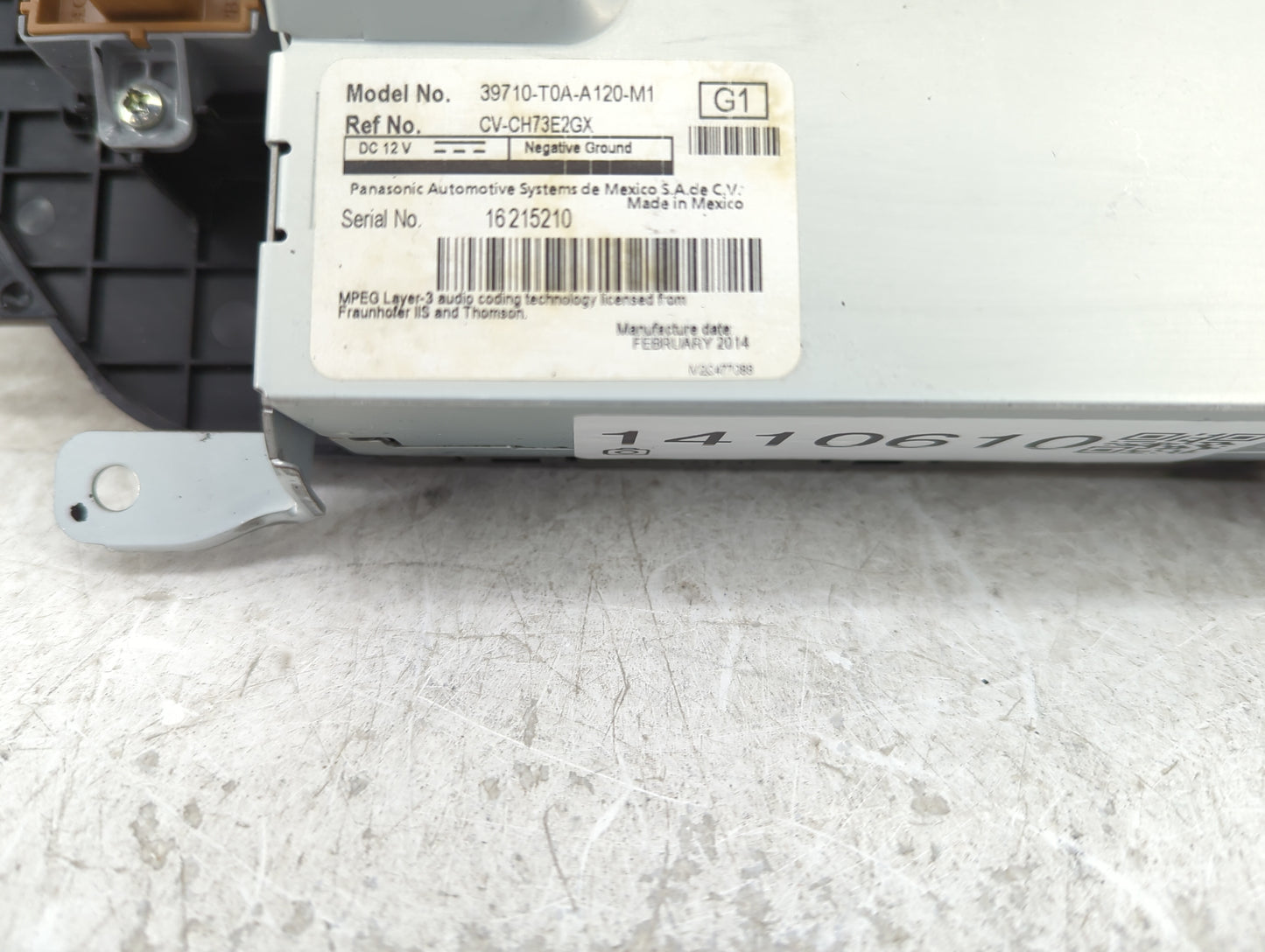 2014 Honda Cr-V Radio AM FM Cd Player Receiver Replacement P/N:39710-T0A-A120-M1 Fits OEM Used Auto Parts - Oemusedautoparts