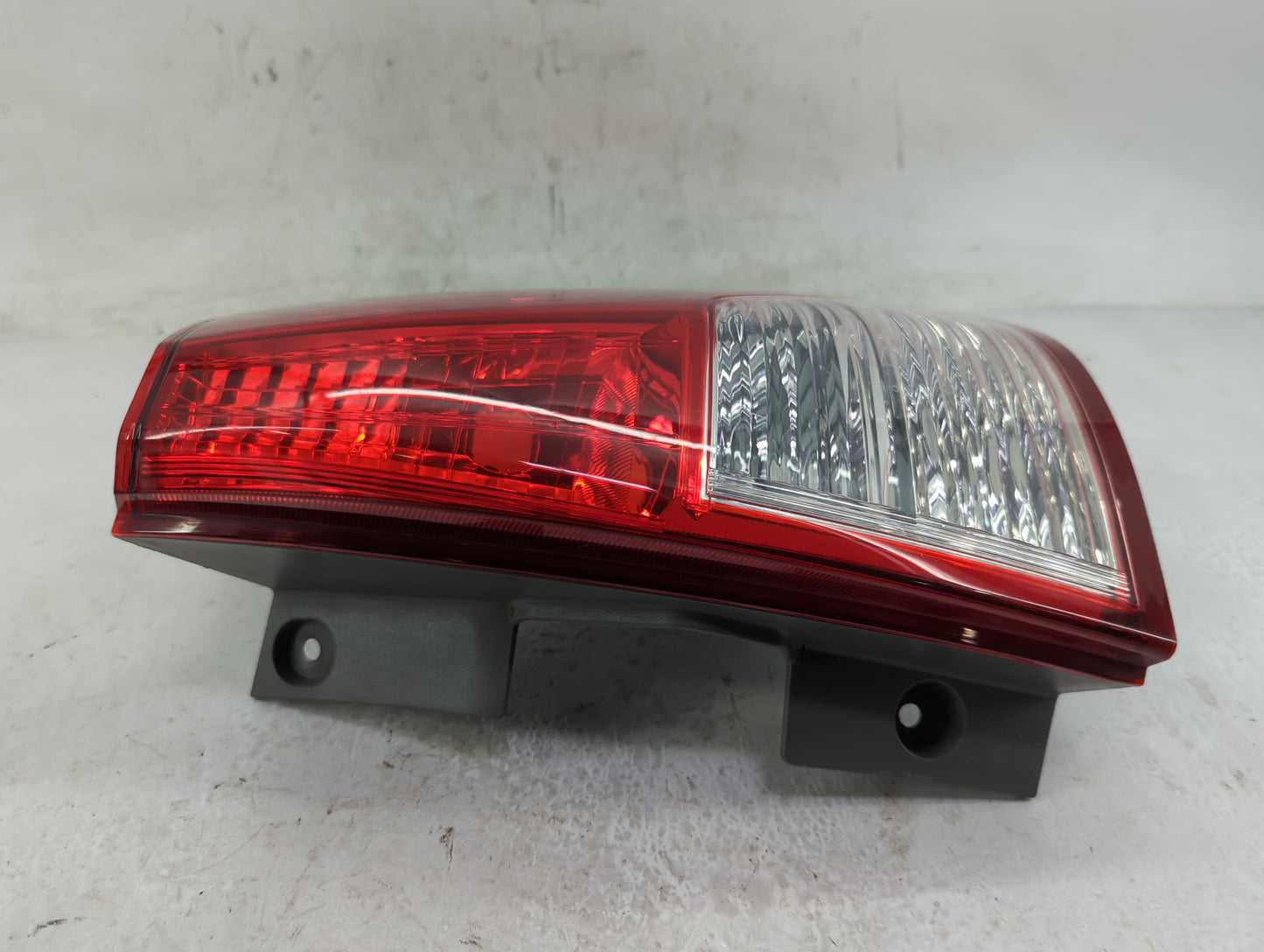 2012-2014 Honda Cr-V Tail Light Assembly Passenger Right OEM Fits Fits 2012 2013 2014 OEM Used Auto Parts - Oemusedautoparts