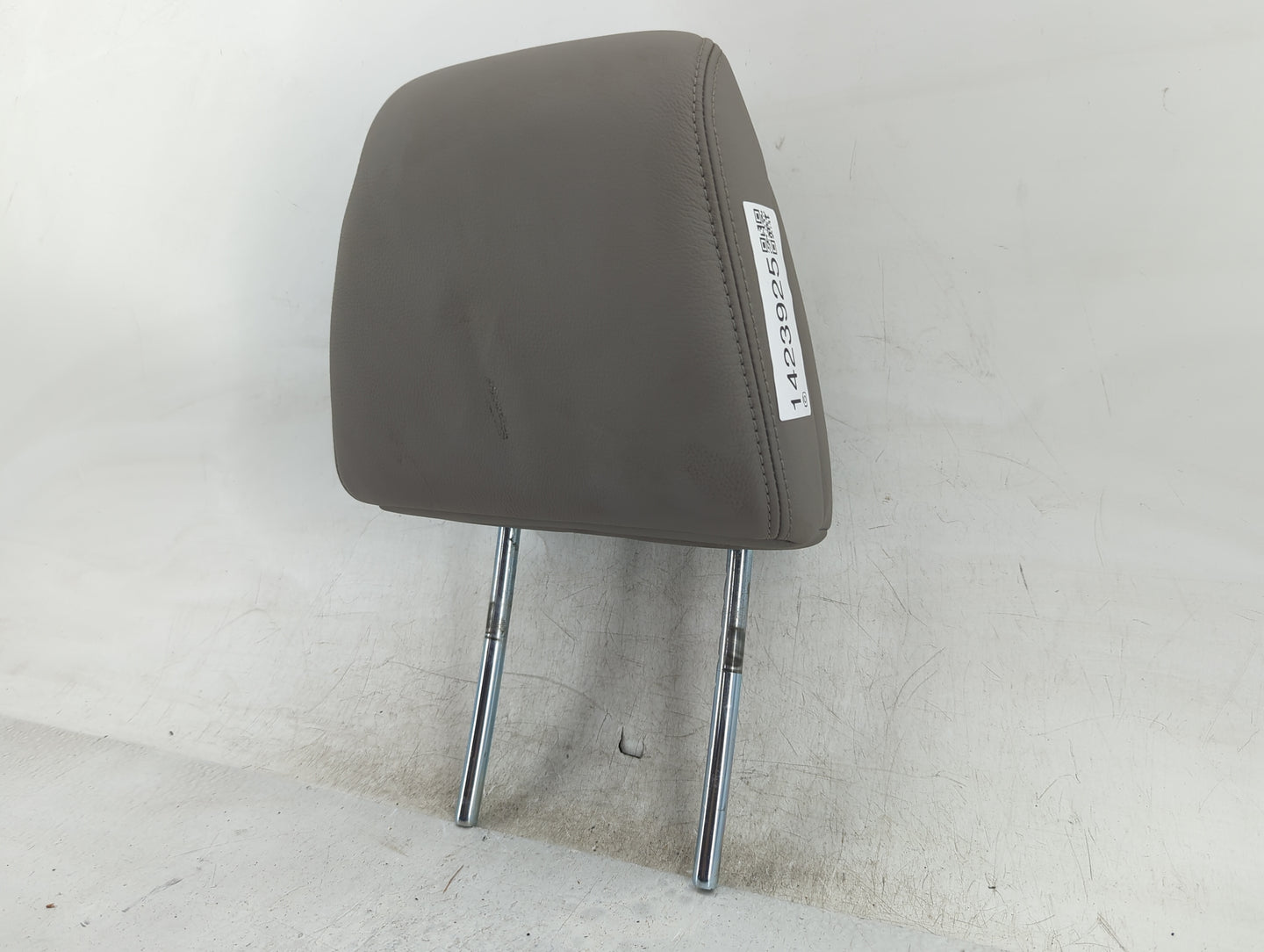 2012-2014 Honda Cr-V Headrest Head Rest Rear Center Seat Fits Fits 2012 2013 2014 OEM Used Auto Parts - Oemusedautoparts1.co