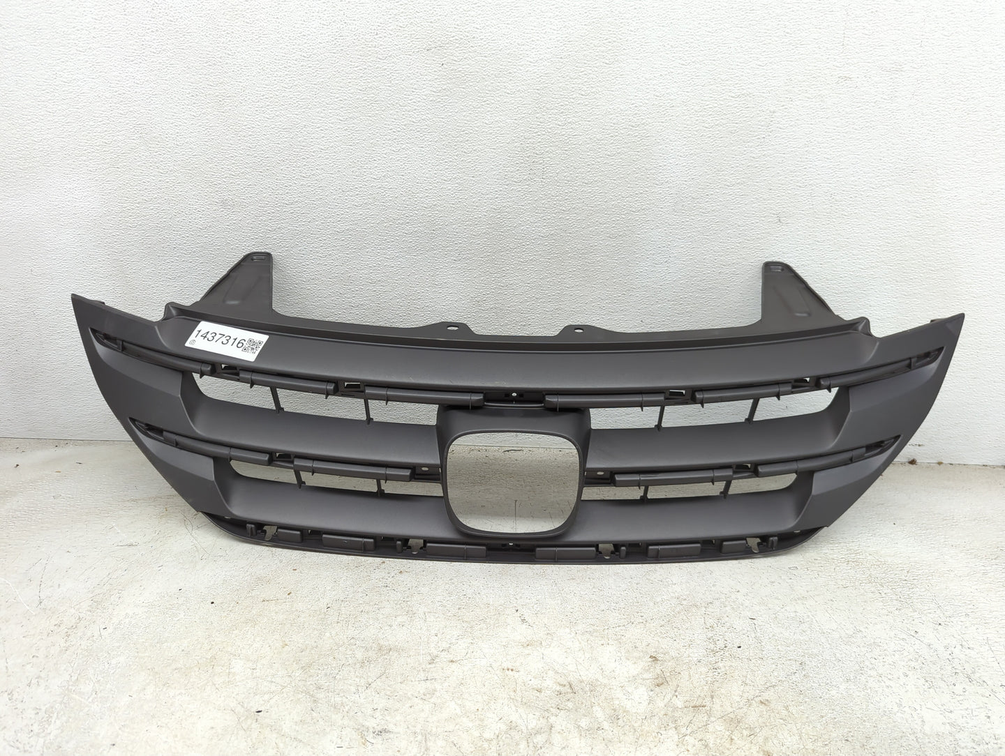 2012-2014 Honda Cr-v Front Grille Bumper Not Included - Oemusedautoparts1.com