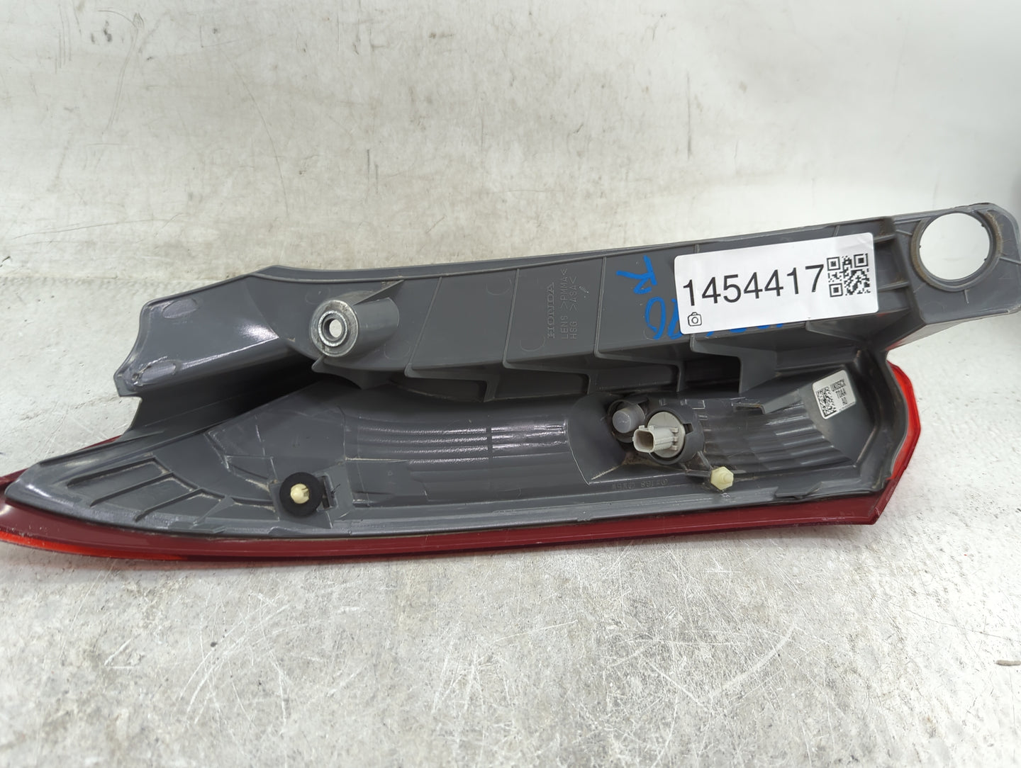 2012-2014 Honda Cr-V Tail Light Assembly Passenger Right OEM P/N:P9839 Fits Fits 2012 2013 2014 OEM Used Auto Parts - Oemuse