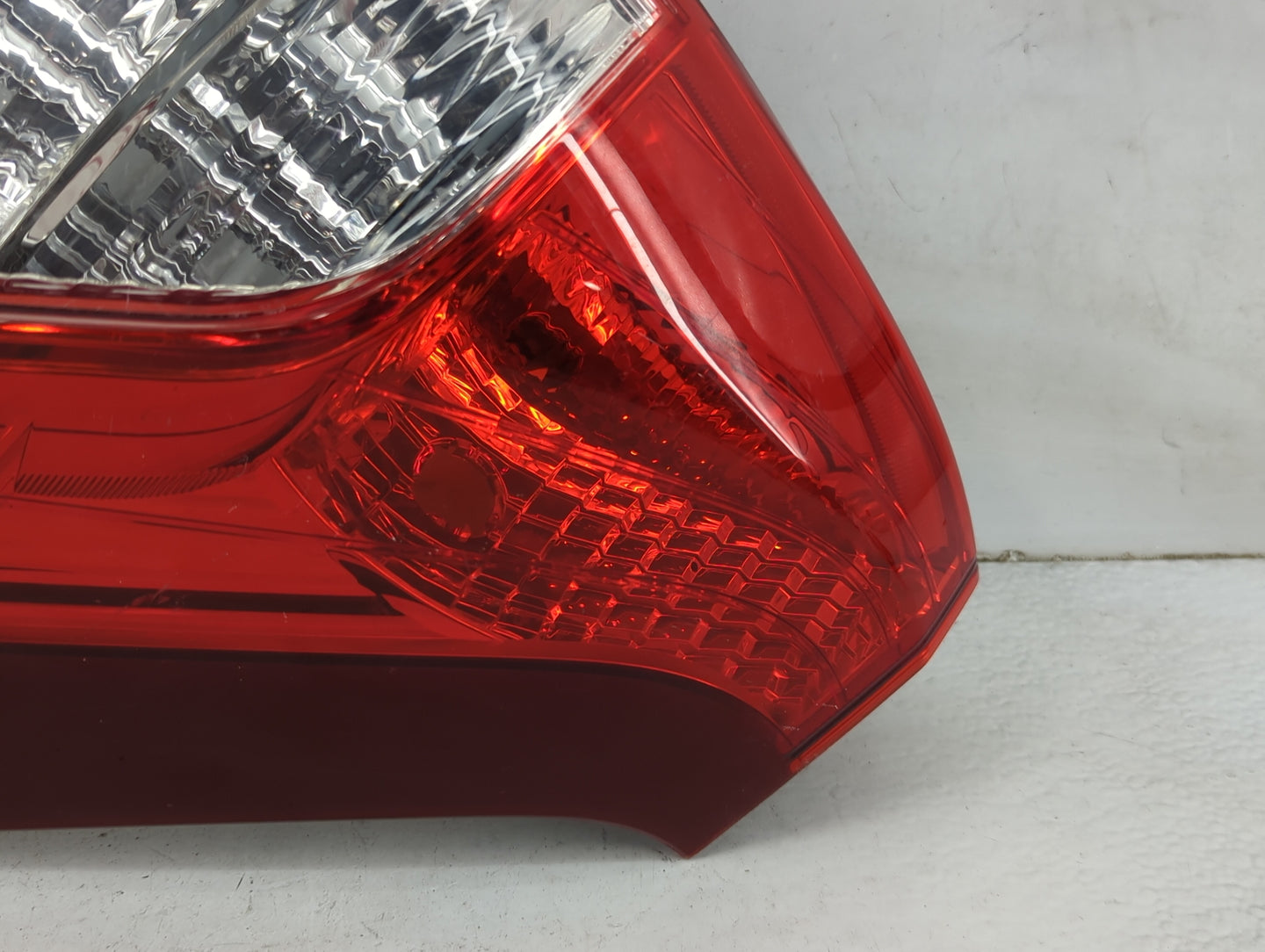 2012-2014 Honda Cr-V Tail Light Assembly Driver Left OEM P/N:UM08CZ TCAA Fits Fits 2012 2013 2014 OEM Used Auto Parts - Oemu