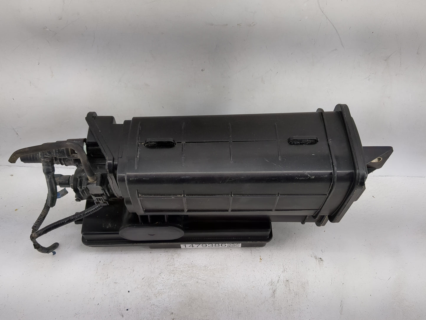 2014 Honda Cr-v Fuel Vapor Charcoal Canister 1479386 - Oemusedautoparts1.com