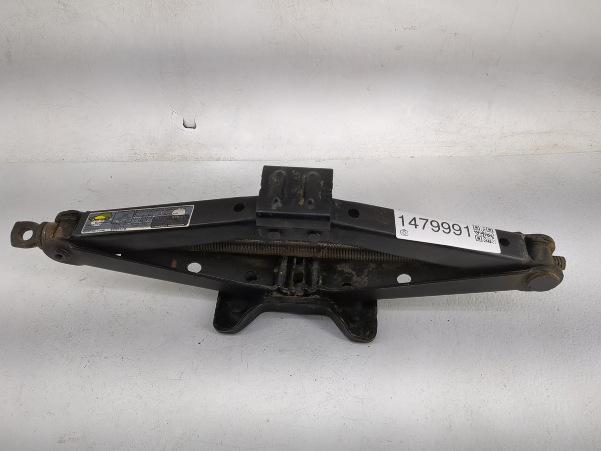 2014 Honda Cr-v Spare Scissor Car Jack 1479991 - Oemusedautoparts1.com