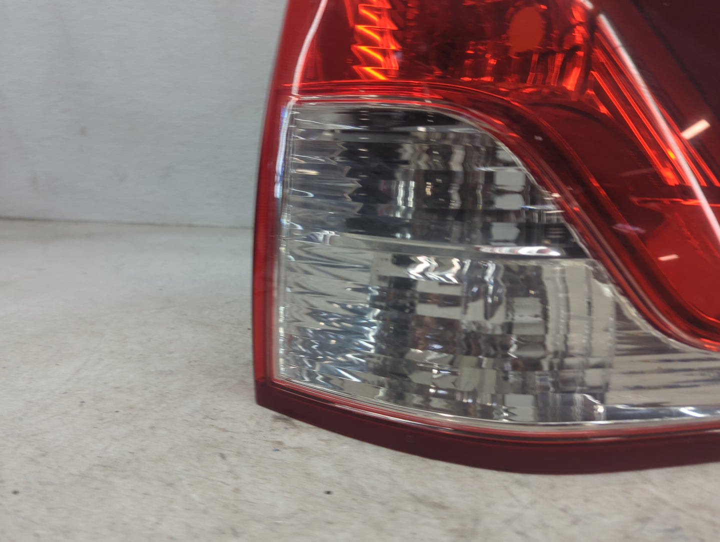 2012-2014 Honda Cr-V Tail Light Assembly Driver Left OEM P/N:UH28CYT0AAA0 Fits Fits 2012 2013 2014 OEM Used Auto Parts - Oem