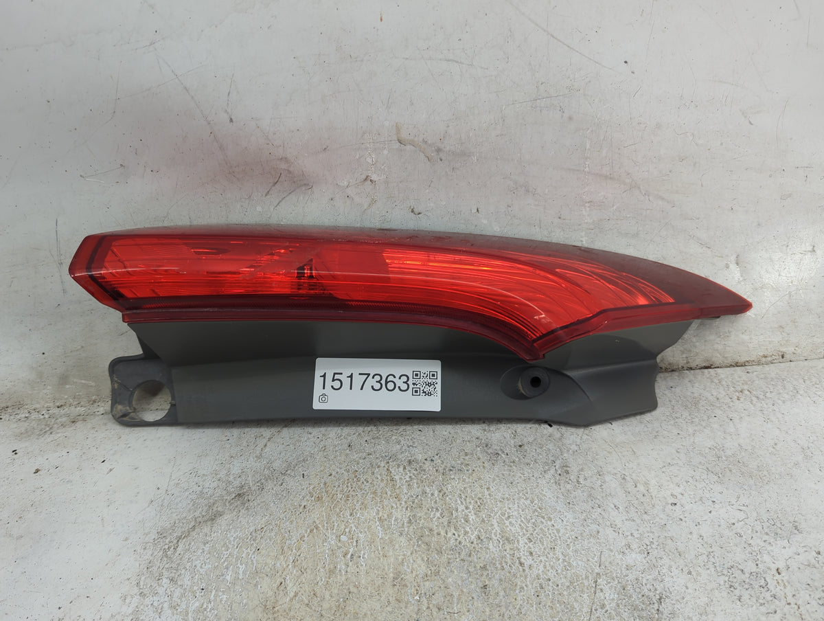 2012-2014 Honda Cr-V Tail Light Assembly Driver Left OEM P/N:UH19CZT0AAA0 Fits Fits 2012 2013 2014 OEM Used Auto Parts - Oem