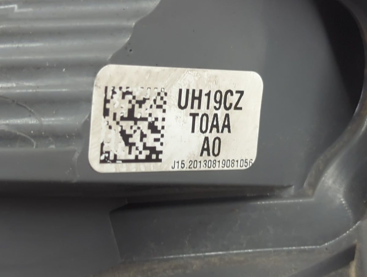 2012-2014 Honda Cr-V Tail Light Assembly Driver Left OEM P/N:UH19CZT0AAA0 Fits Fits 2012 2013 2014 OEM Used Auto Parts - Oem