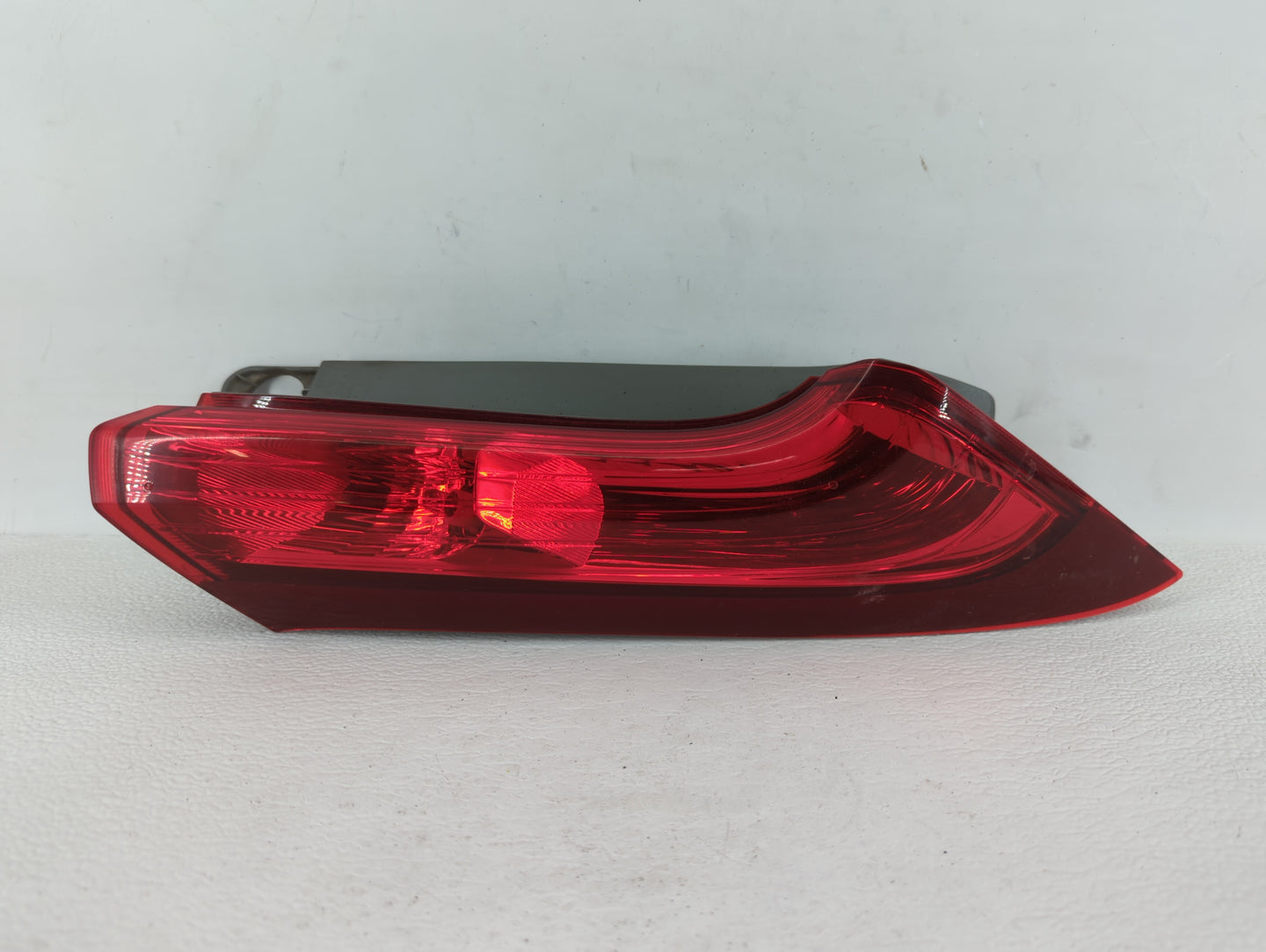 2012-2014 Honda Cr-V Tail Light Assembly Passenger Right OEM P/N:UD11CZT0AAA0 UK16DXT0AAA0, UK30CXT0AA Fits Fits 2012 2013 2