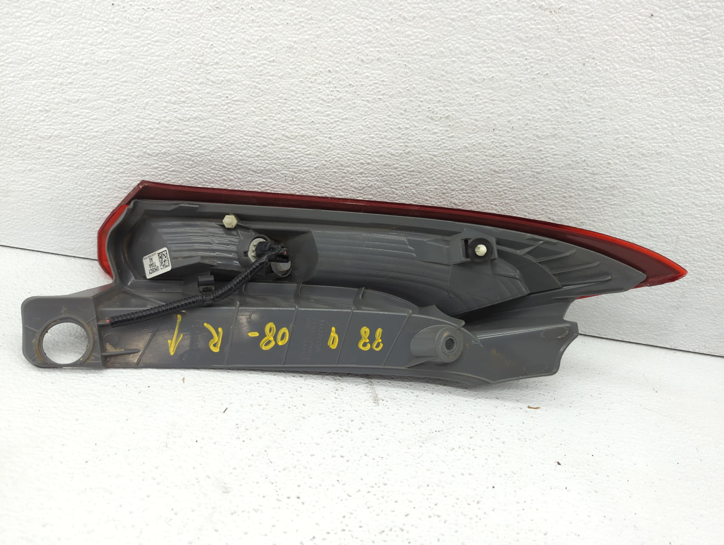 2012-2014 Honda Cr-V Tail Light Assembly Passenger Right OEM P/N:UH06CYTOAAAO UA21CXT0AAA0, UB24DXT0AAA0 Fits Fits 2012 2013