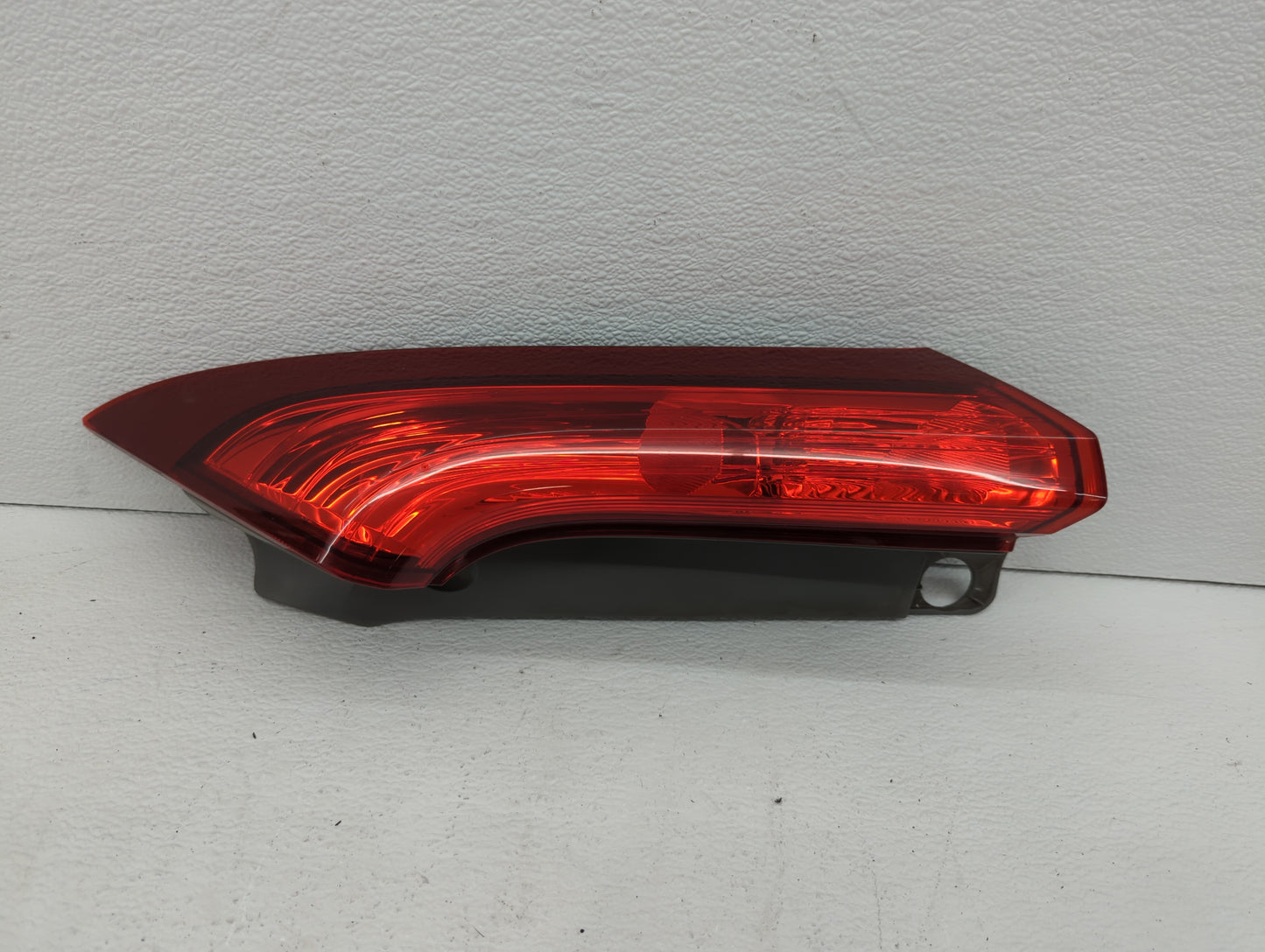2012-2014 Honda Cr-V Tail Light Assembly Passenger Right OEM P/N:UE23CXT0AAA0 UP18BYTOAAAO, UA21CXT0AAA0 Fits Fits 2012 2013