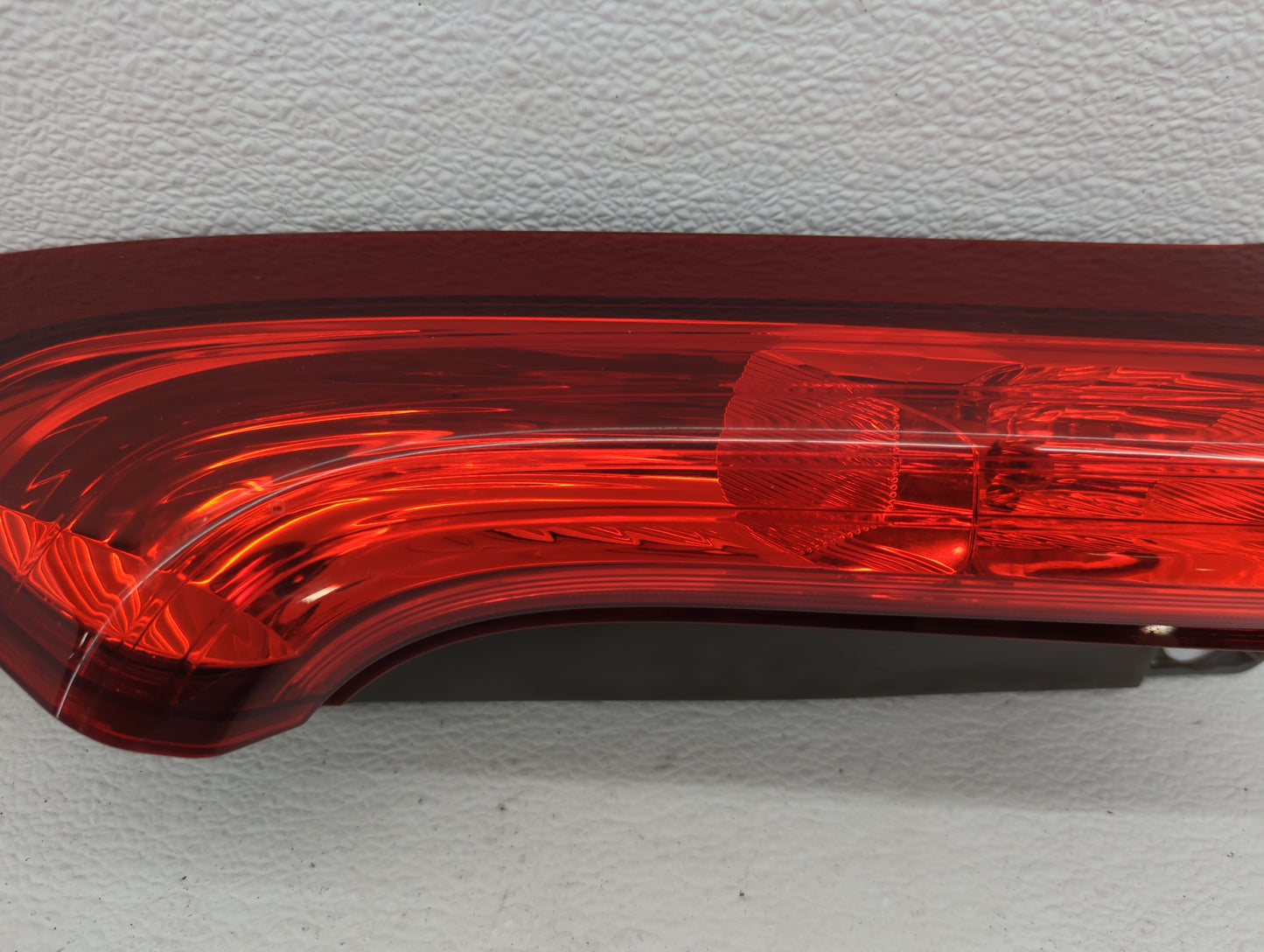 2012-2014 Honda Cr-V Tail Light Assembly Passenger Right OEM P/N:UE23CXT0AAA0 UP18BYTOAAAO, UA21CXT0AAA0 Fits Fits 2012 2013