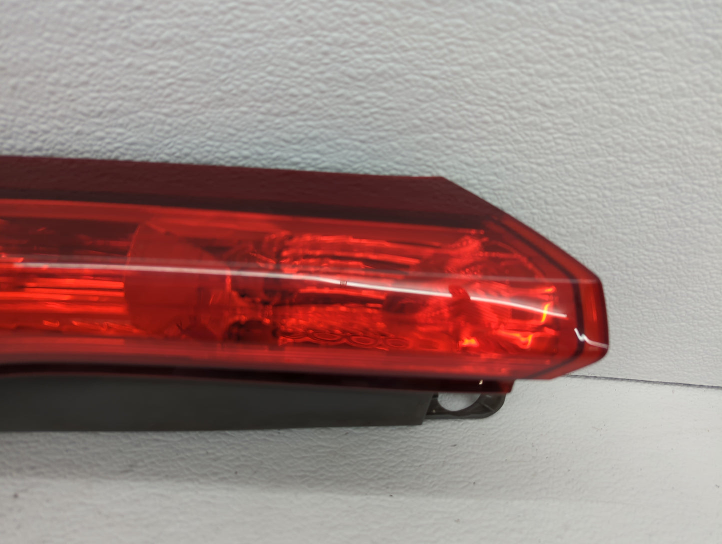 2012-2014 Honda Cr-V Tail Light Assembly Passenger Right OEM P/N:UE23CXT0AAA0 UP18BYTOAAAO, UA21CXT0AAA0 Fits Fits 2012 2013