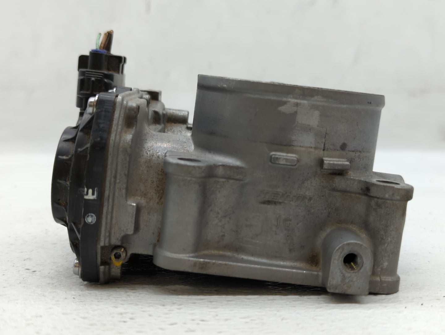 2010-2014 Honda Cr-V Throttle Body P/N:U222533348317 Fits Fits 2010 2011 2012 2013 2014 2015 OEM Used Auto Parts - Oemusedau