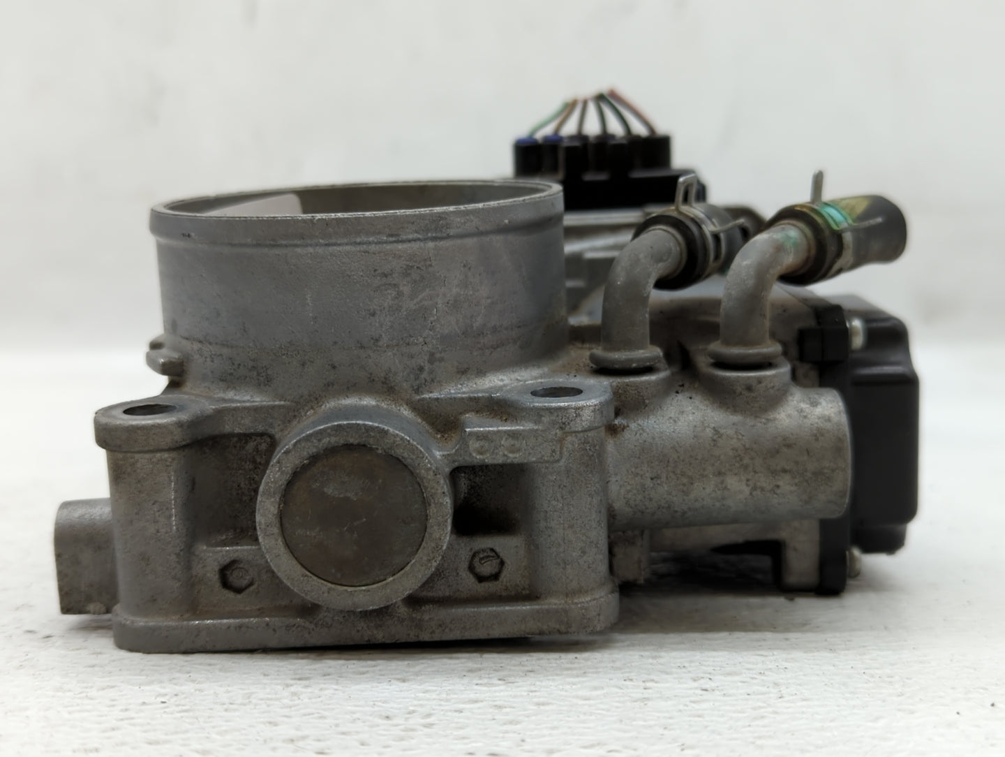 2010-2014 Honda Cr-V Throttle Body P/N:U222533348317 Fits Fits 2010 2011 2012 2013 2014 2015 OEM Used Auto Parts - Oemusedau