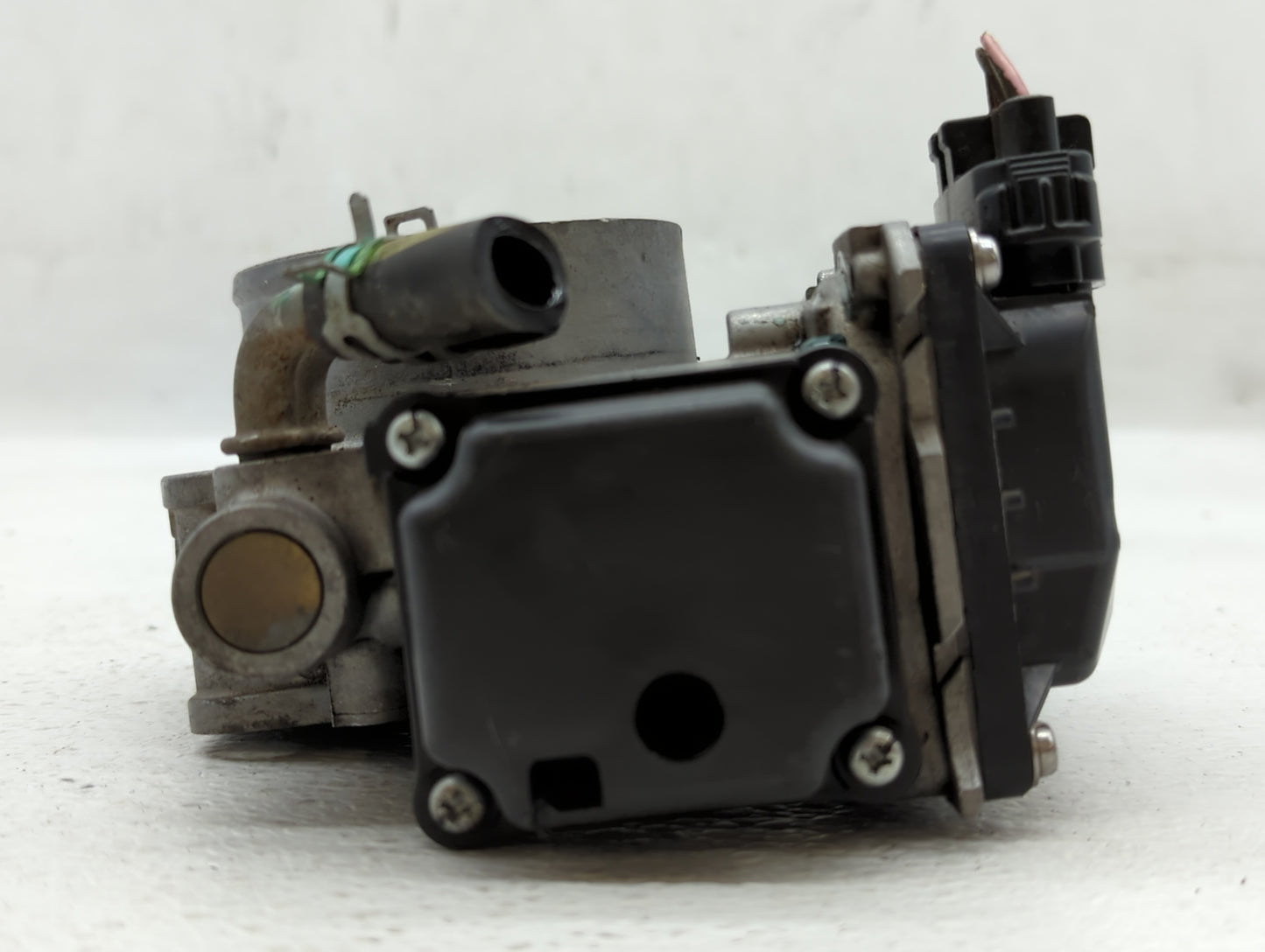 2010-2014 Honda Cr-V Throttle Body P/N:U222533348317 Fits Fits 2010 2011 2012 2013 2014 2015 OEM Used Auto Parts - Oemusedau