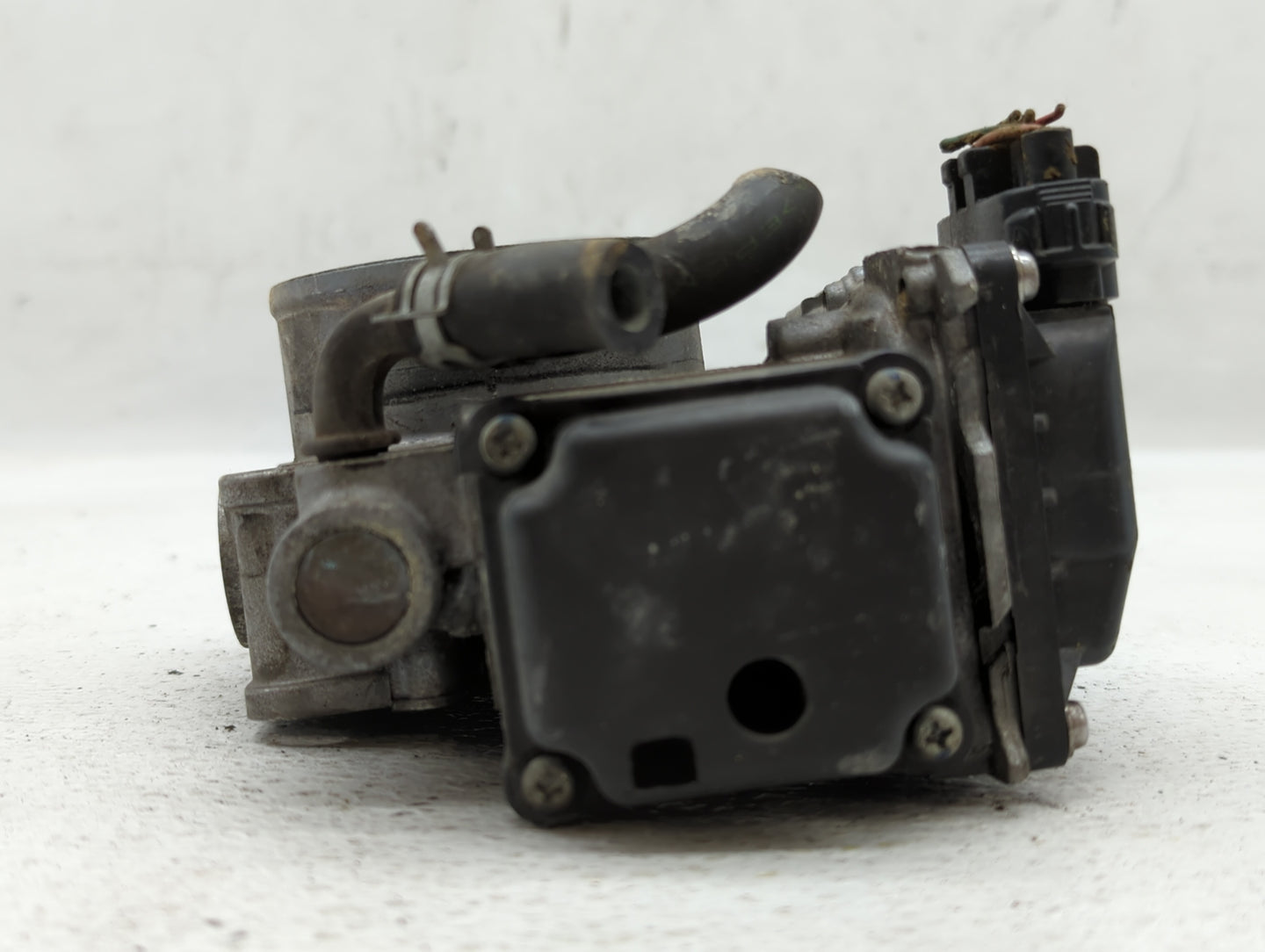 2010-2014 Honda Cr-V Throttle Body Fits Fits 2010 2011 2012 2013 2014 2015 OEM Used Auto Parts - Oemusedautoparts1.com