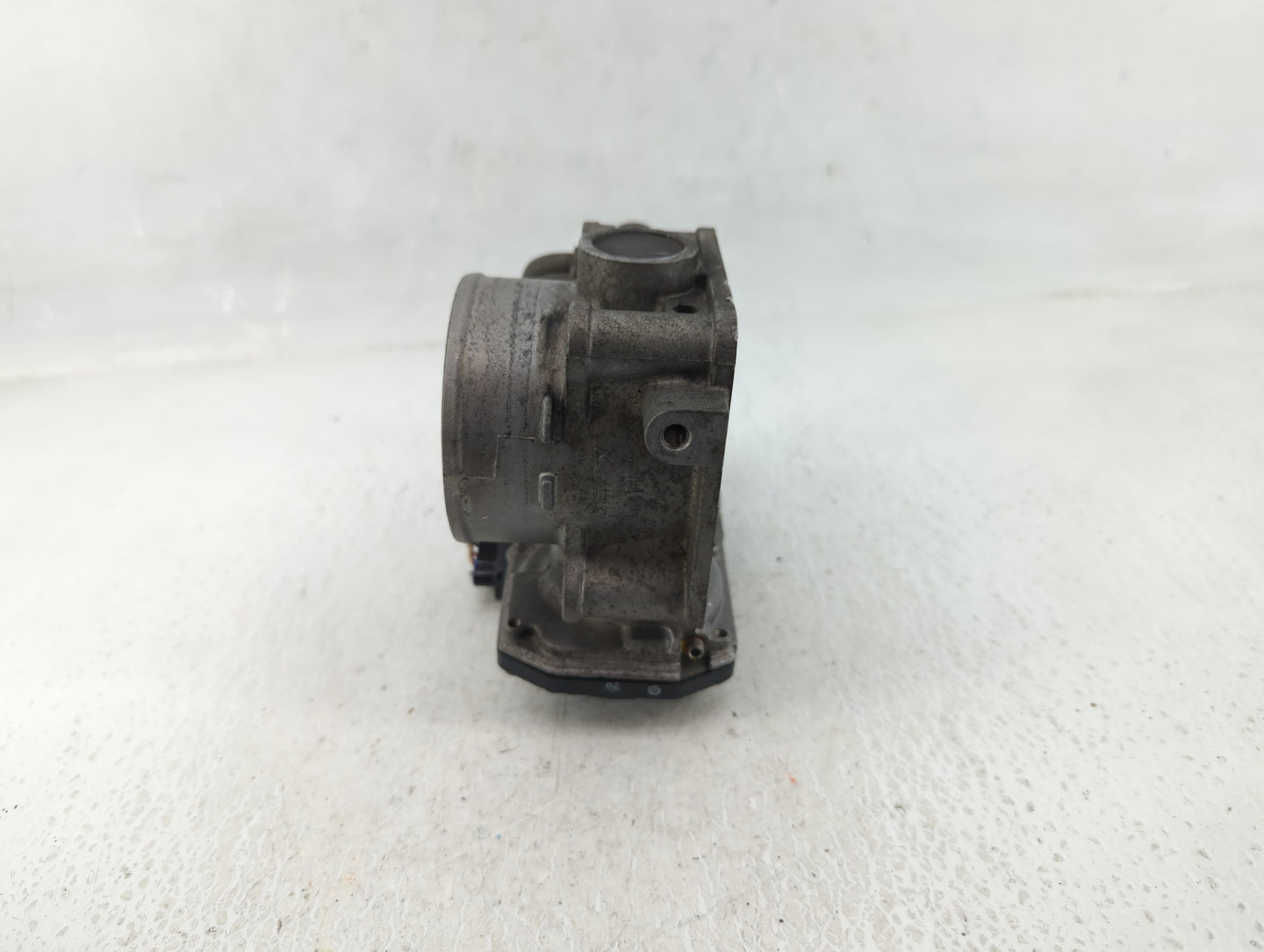 2010-2014 Honda Cr-V Throttle Body Fits Fits 2010 2011 2012 2013 2014 2015 OEM Used Auto Parts - Oemusedautoparts1.com