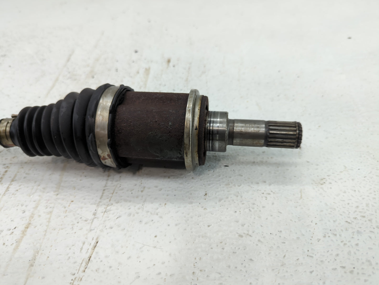 2013-2014 Honda Cr-v Axle Shaft Front Driver Cv C/v - Oemusedautoparts1.com