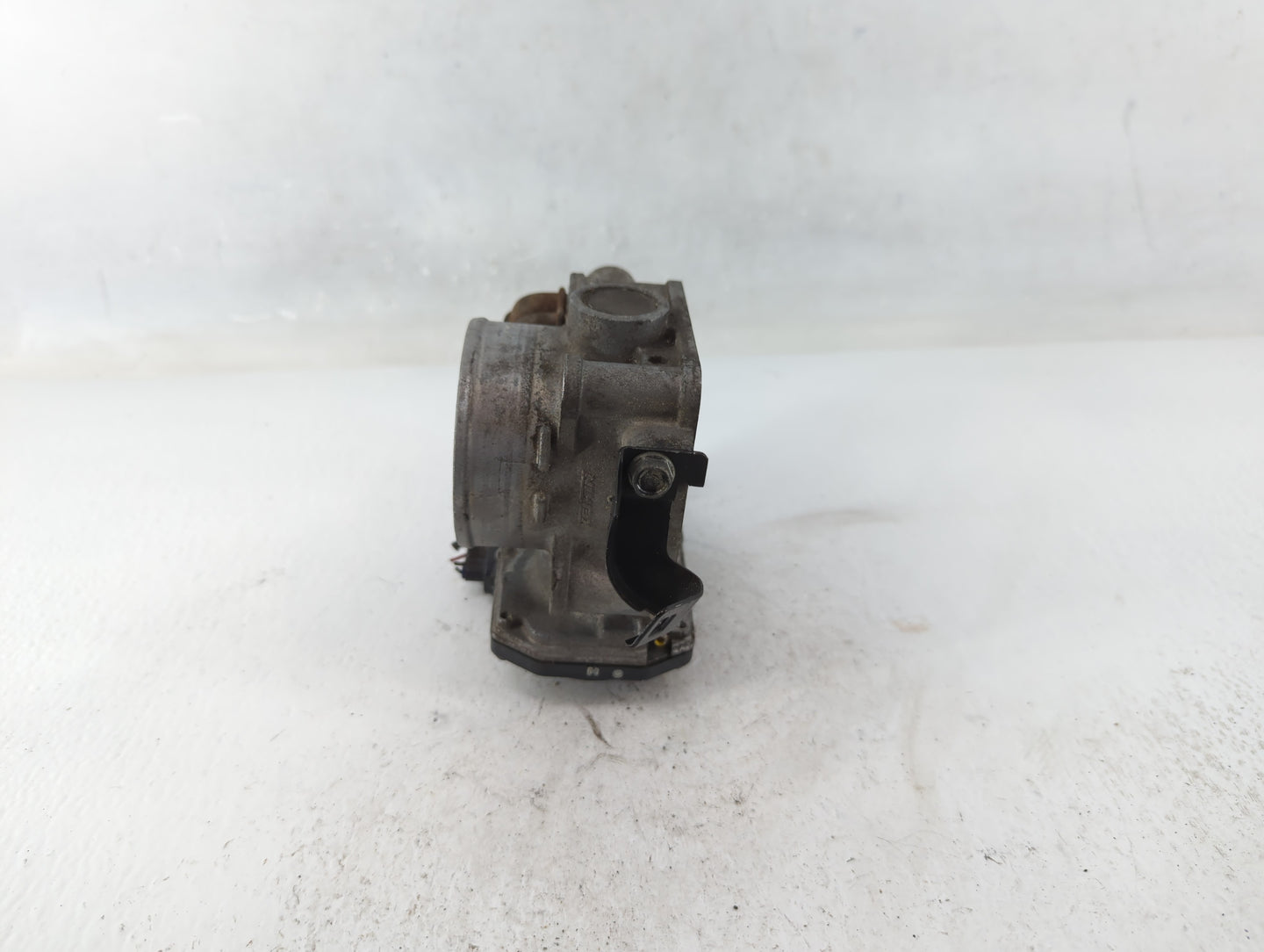 2010-2014 Honda Cr-V Throttle Body Fits Fits 2010 2011 2012 2013 2014 2015 OEM Used Auto Parts - Oemusedautoparts1.com
