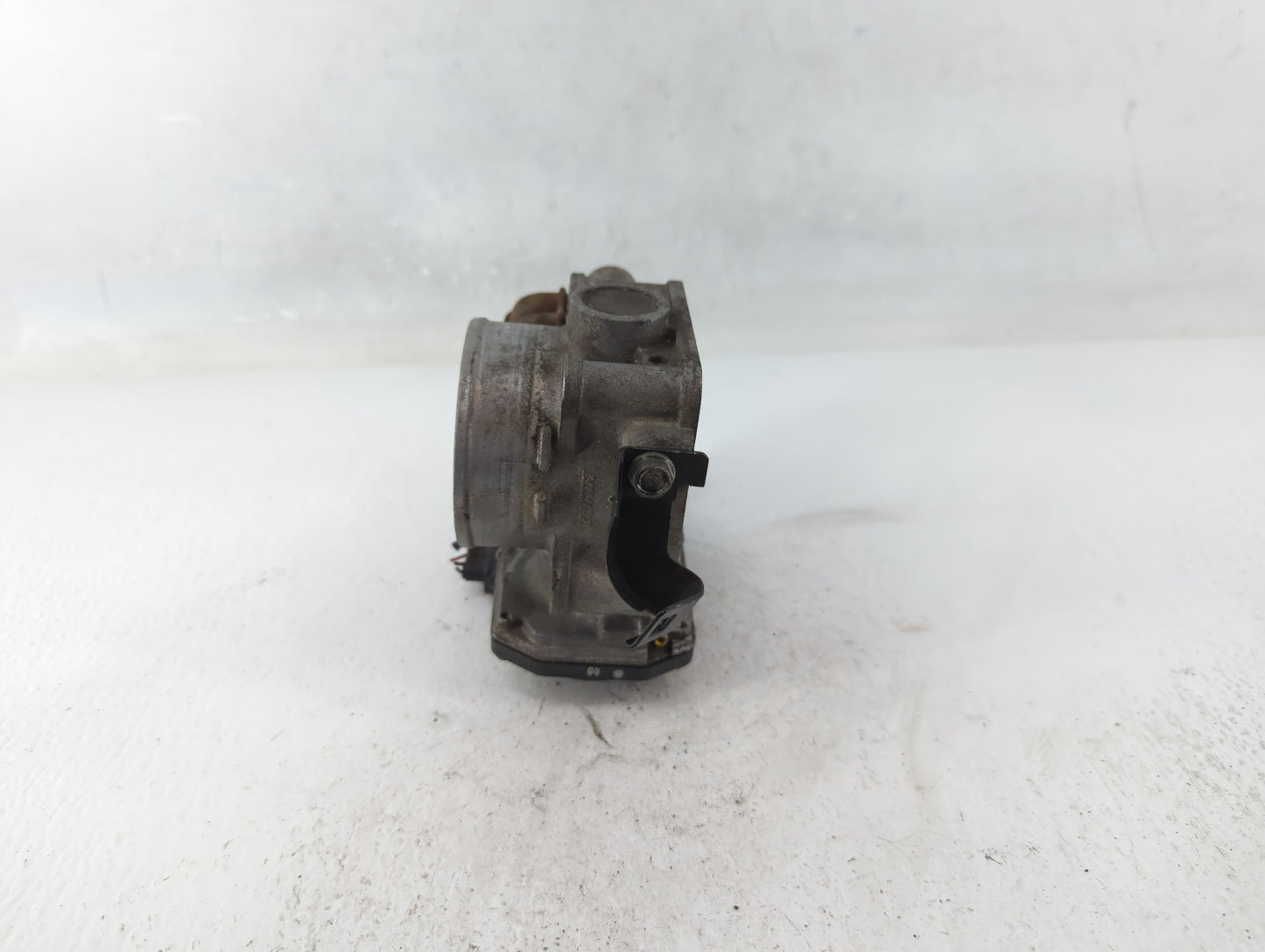 2010-2014 Honda Cr-V Throttle Body Fits Fits 2010 2011 2012 2013 2014 2015 OEM Used Auto Parts - Oemusedautoparts1.com