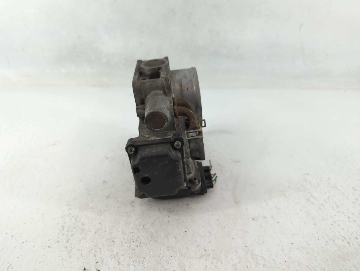 2010-2014 Honda Cr-V Throttle Body Fits Fits 2010 2011 2012 2013 2014 2015 OEM Used Auto Parts - Oemusedautoparts1.com