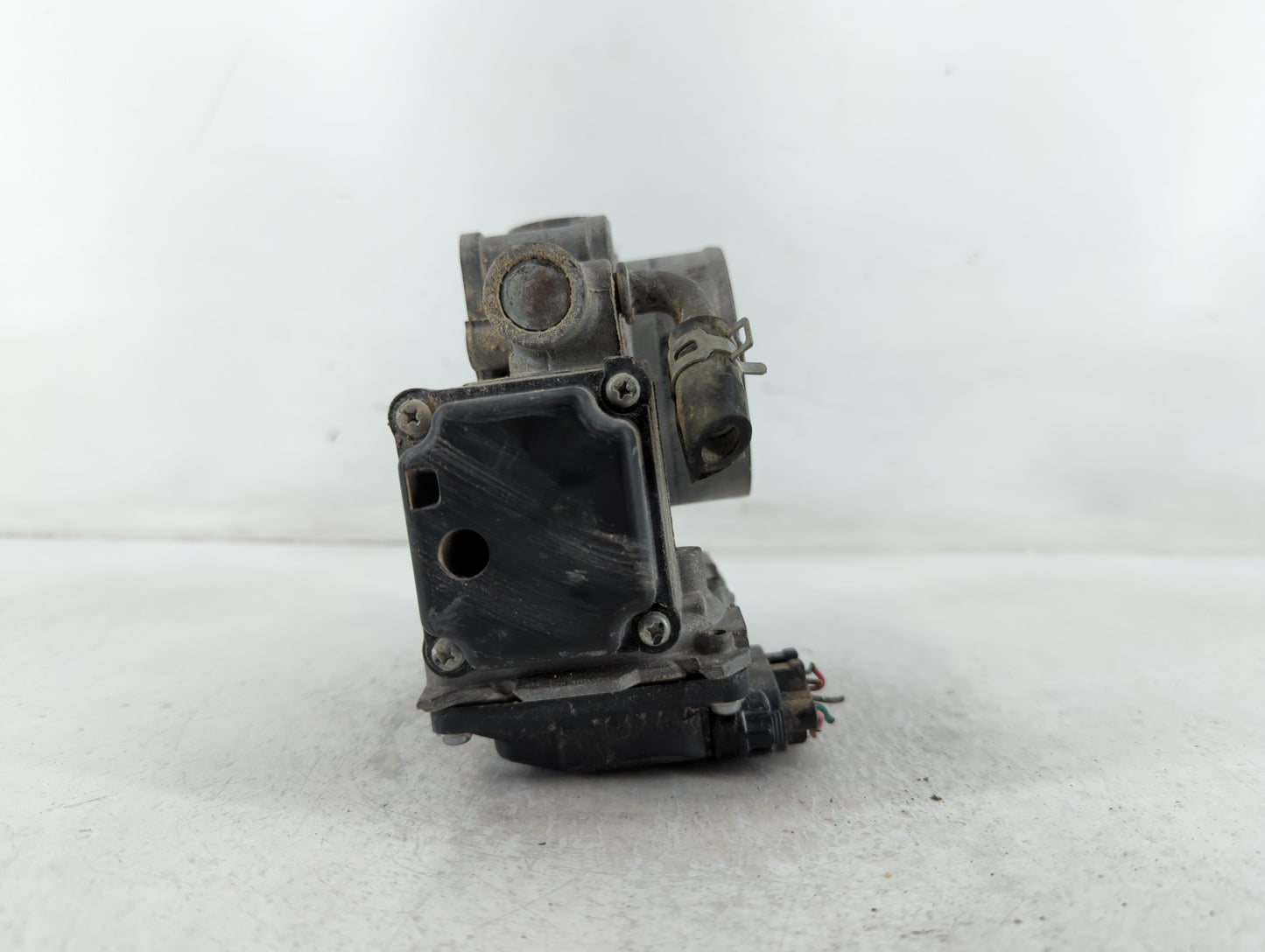 2010-2014 Honda Cr-V Throttle Body P/N:1430 03R05 Fits Fits 2010 2011 2012 2013 2014 2015 OEM Used Auto Parts - Oemusedautop