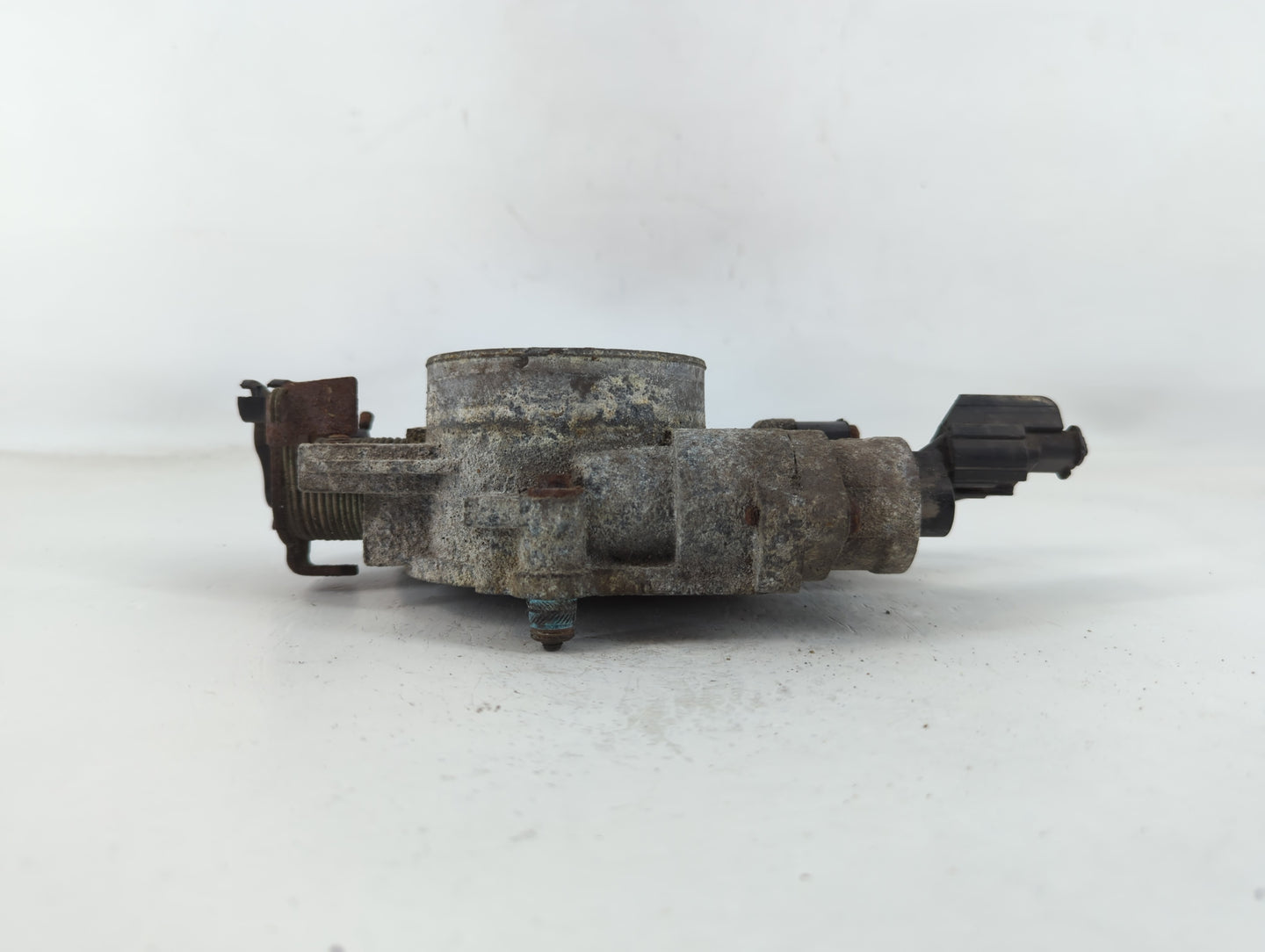2010-2014 Honda Cr-V Throttle Body P/N:11200016BB Fits Fits 2010 2011 2012 2013 2014 2015 OEM Used Auto Parts - Oemusedautop