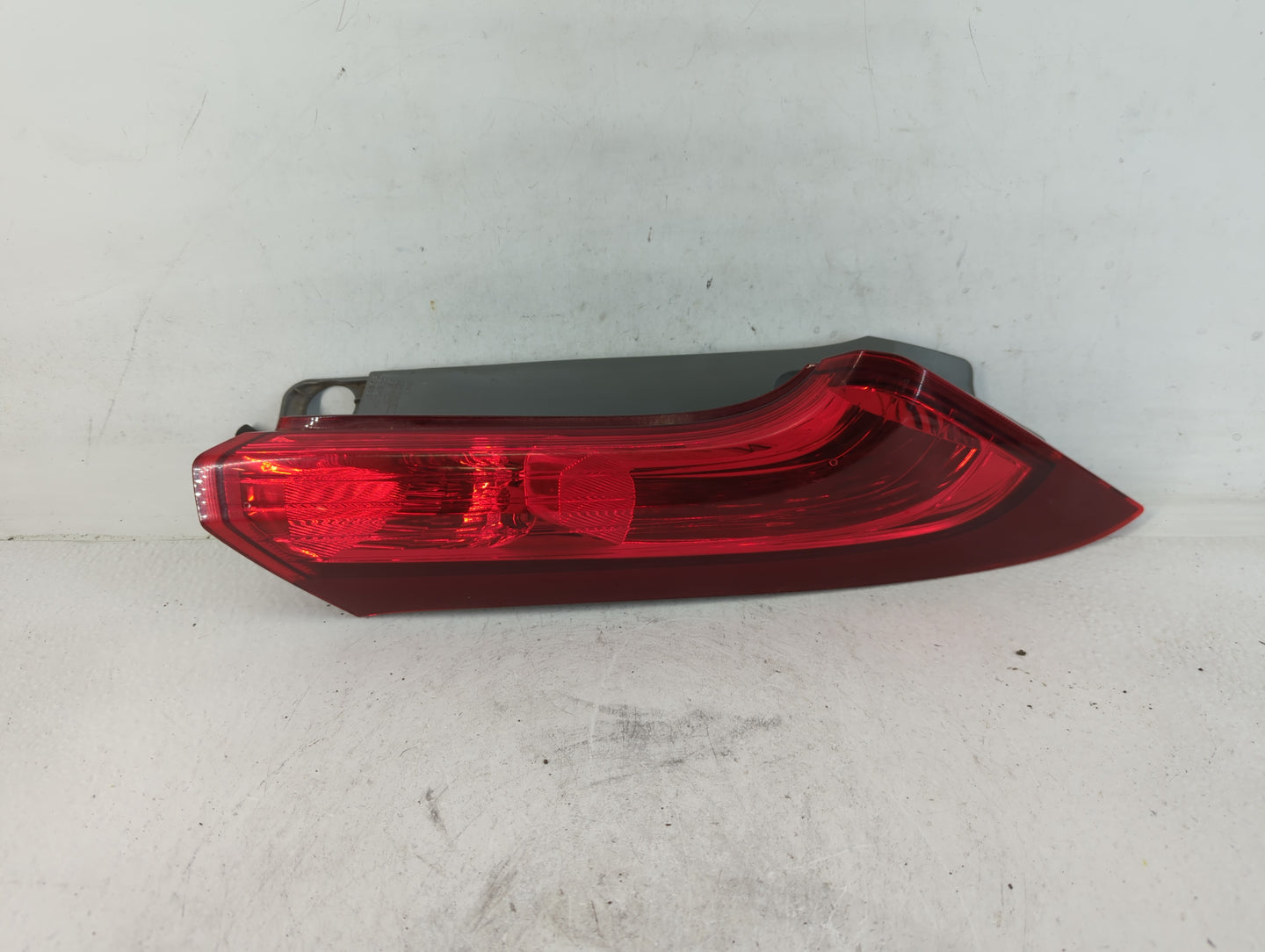 2012-2014 Honda Cr-V Tail Light Assembly Passenger Right OEM P/N:UK11DZT0AA0A Fits Fits 2012 2013 2014 OEM Used Auto Parts -