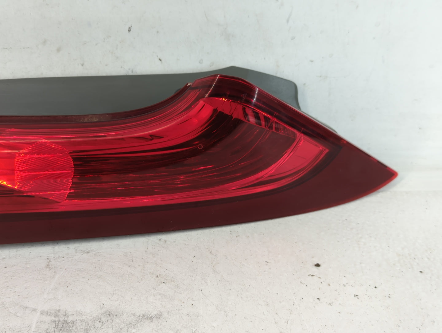 2012-2014 Honda Cr-V Tail Light Assembly Passenger Right OEM P/N:UK11DZT0AA0A Fits Fits 2012 2013 2014 OEM Used Auto Parts -
