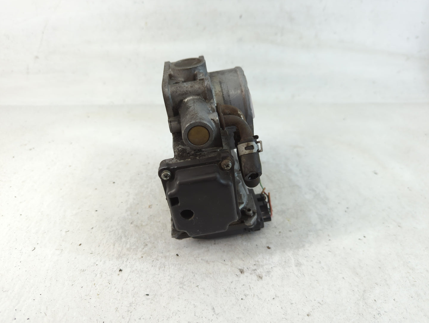 2010-2014 Honda Cr-V Throttle Body P/N:3348861 GMD7E Fits Fits 2010 2011 2012 2013 2014 2015 OEM Used Auto Parts - Oemusedau