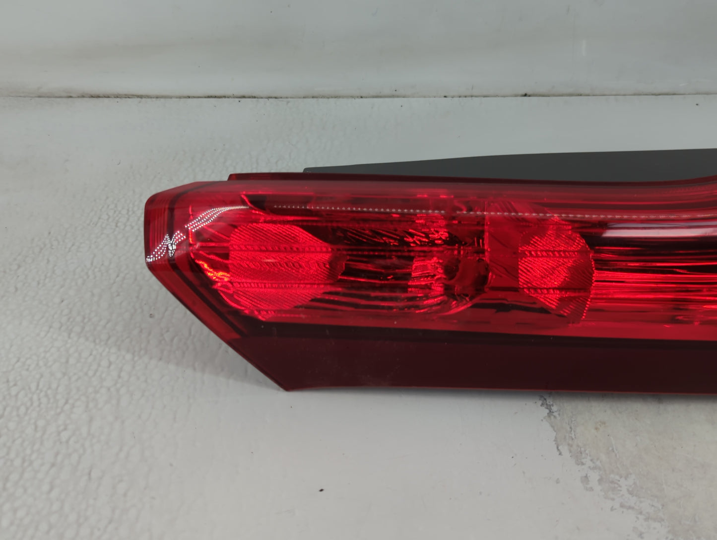 2012-2014 Honda Cr-V Tail Light Assembly Passenger Right OEM P/N:UF10DX Fits Fits 2012 2013 2014 OEM Used Auto Parts - Oemus