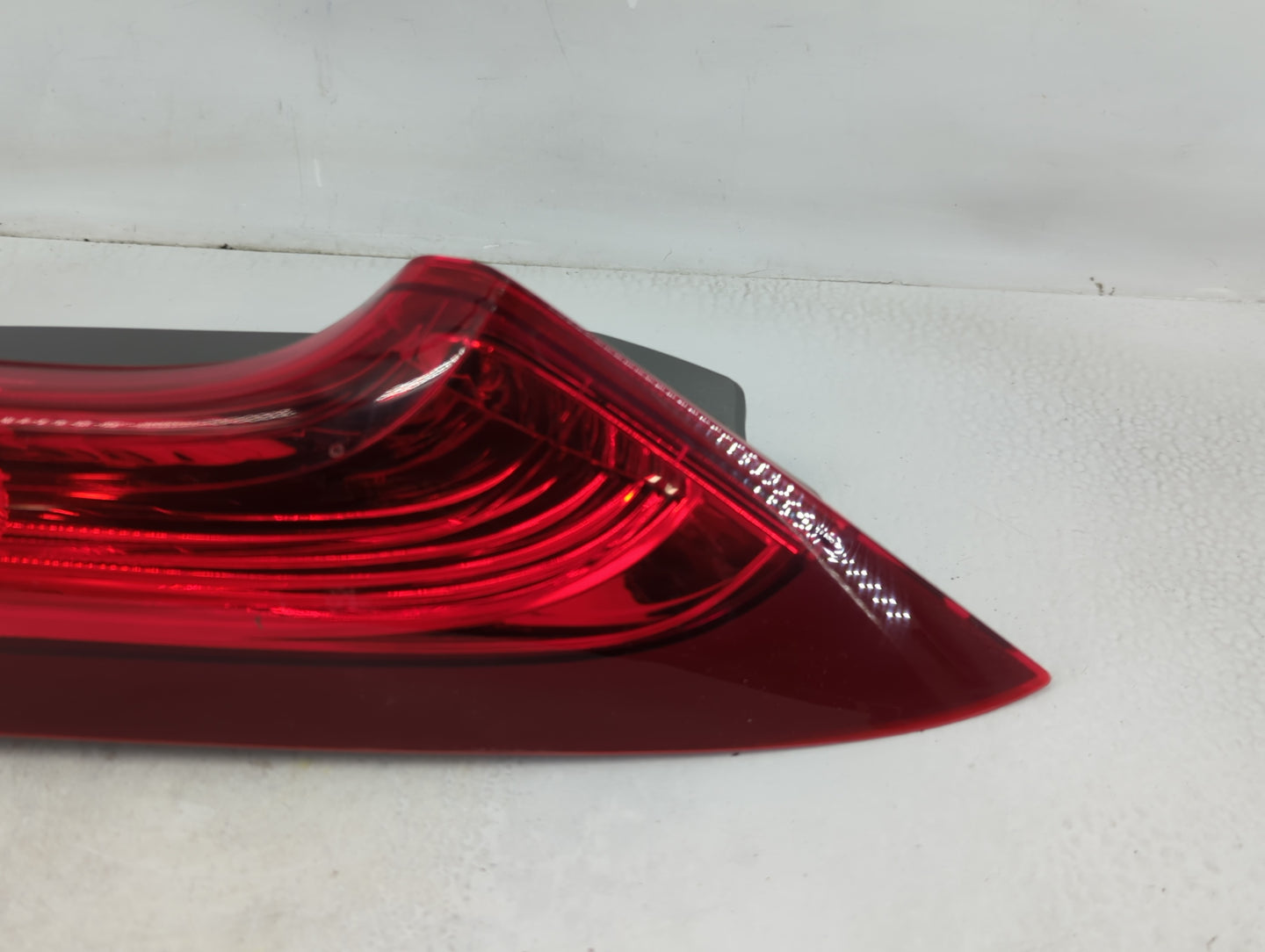 2012-2014 Honda Cr-V Tail Light Assembly Passenger Right OEM P/N:UF10DX Fits Fits 2012 2013 2014 OEM Used Auto Parts - Oemus
