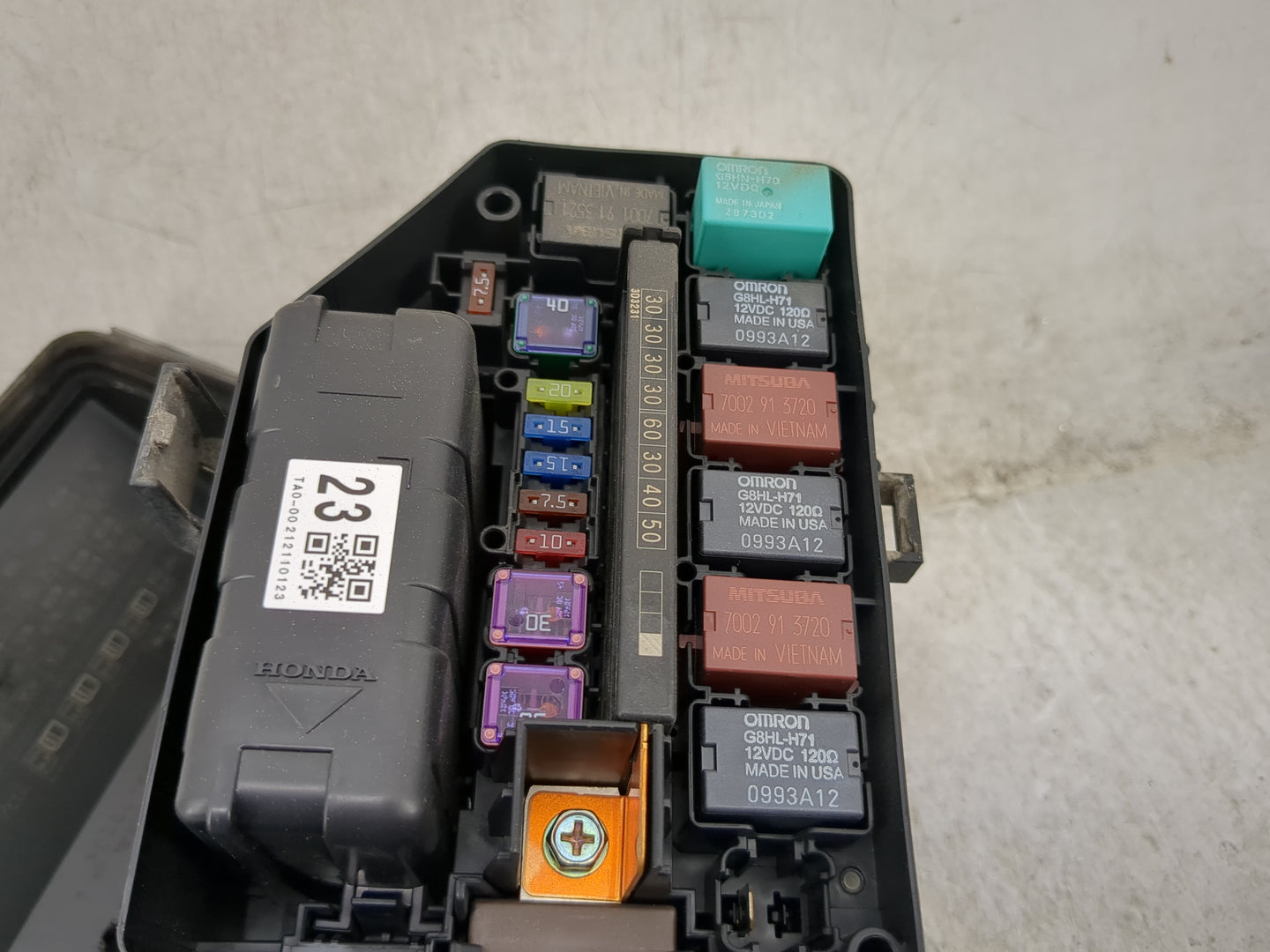 2012-2015 Honda Crosstour Fusebox Fuse Box Panel Relay Module P/N:01D9X0500 9KG1047E138711 Fits Fits 2012 2013 2014 2015 OEM