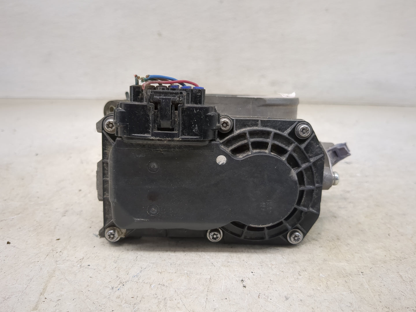 2013-2015 Honda Crosstour Throttle Body Fits Fits 2013 2014 2015 2016 2017 2018 OEM Used Auto Parts - Oemusedautoparts1.com