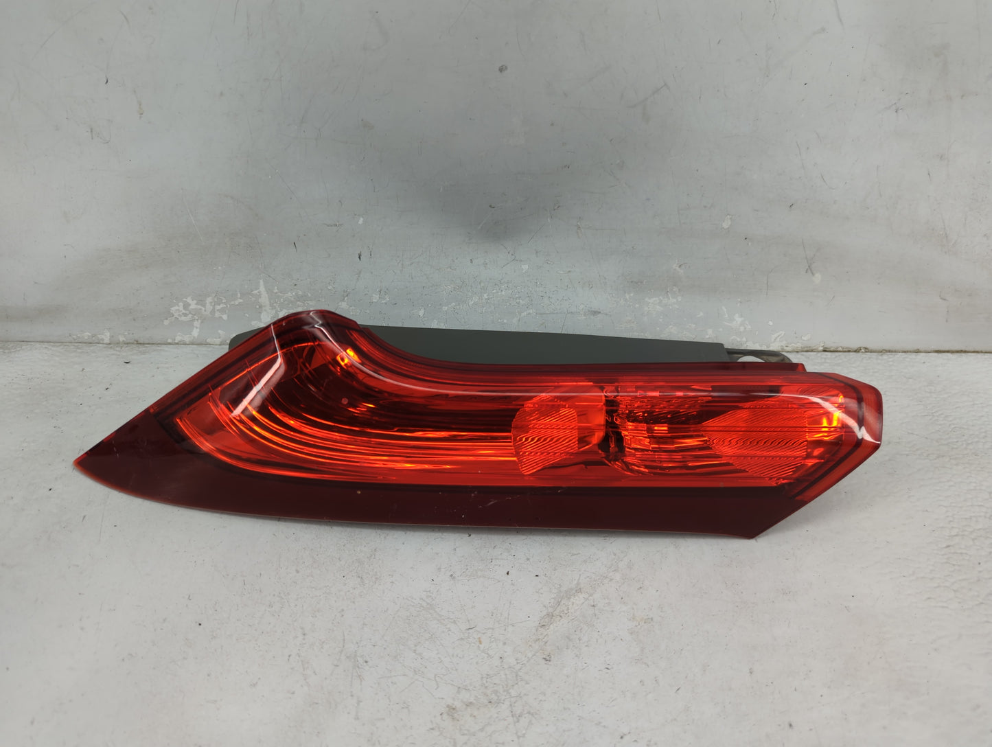 2014 Honda Crv Tail Light Assembly Driver Left OEM P/N:UM07CXT0AA Fits Fits 2012 2013 OEM Used Auto Parts - Oemusedautoparts