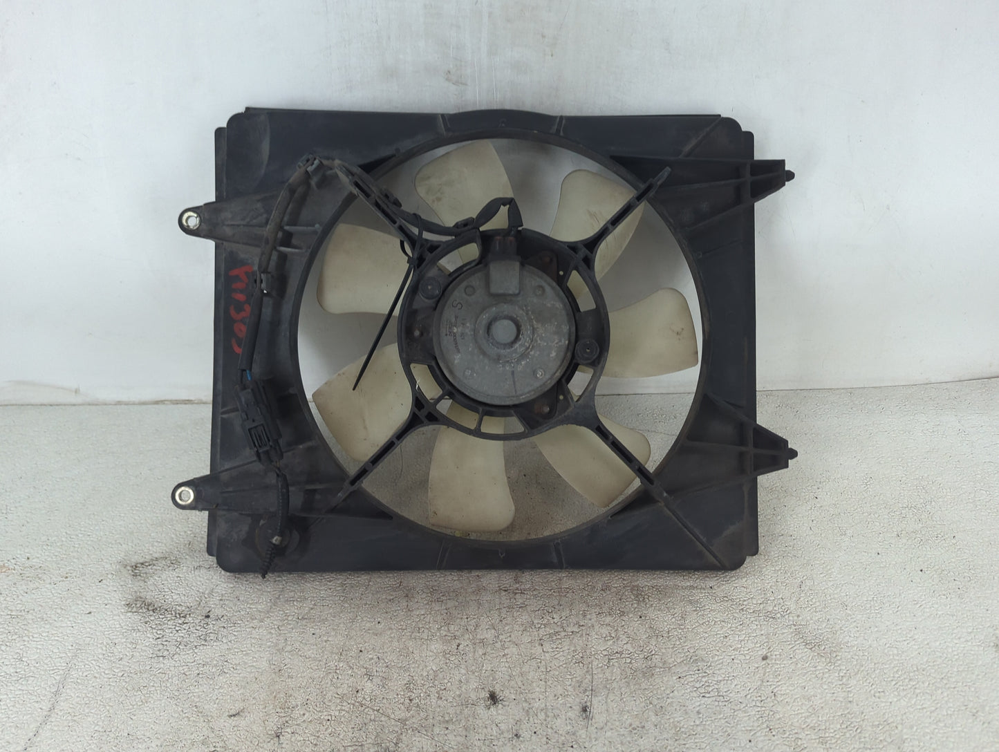 Honda Crv Electric Radiator Cooling Fan Assembly 1486849 - Oemusedautoparts1.com